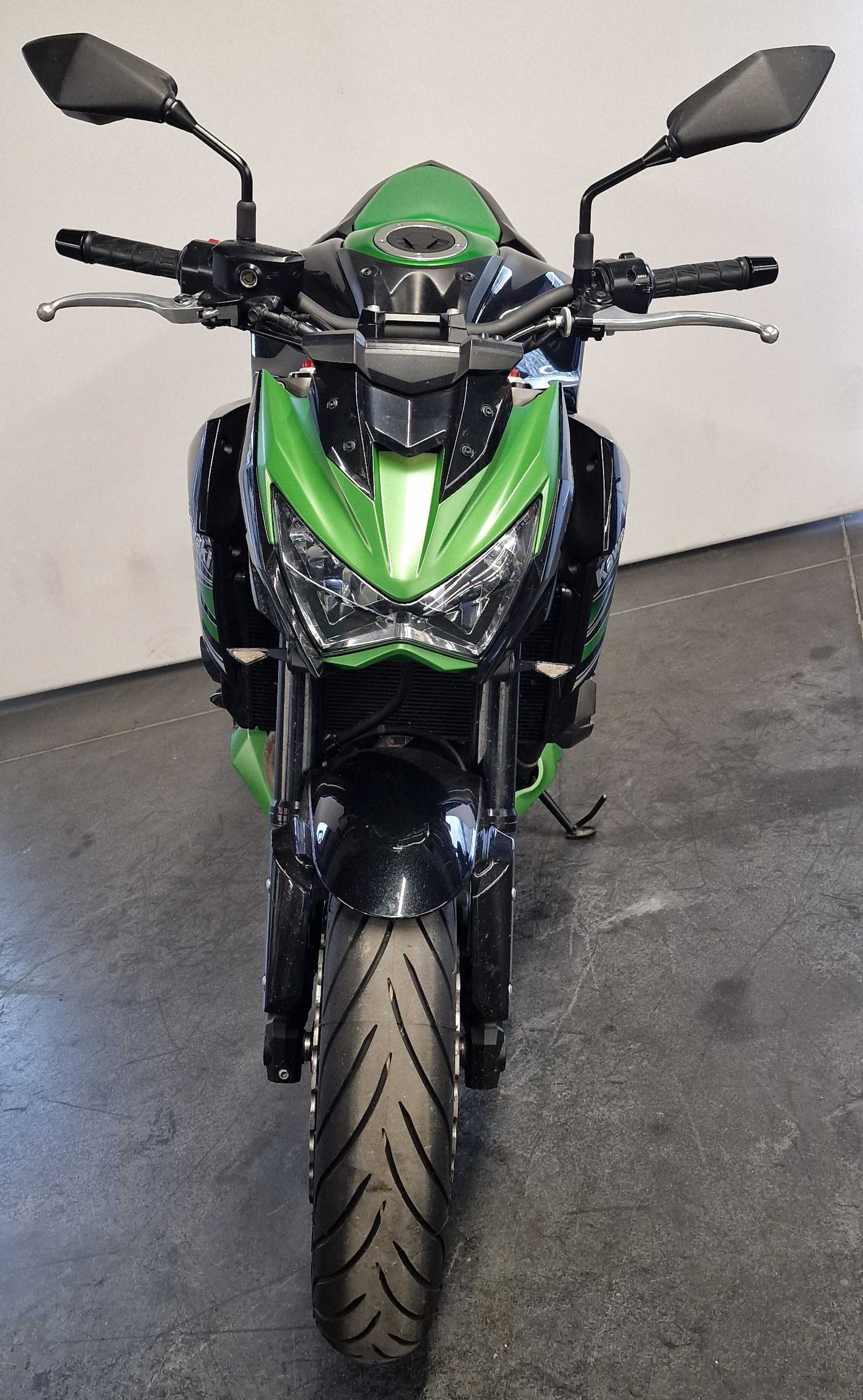 Kawasaki Z 800 2013 HD vue avant