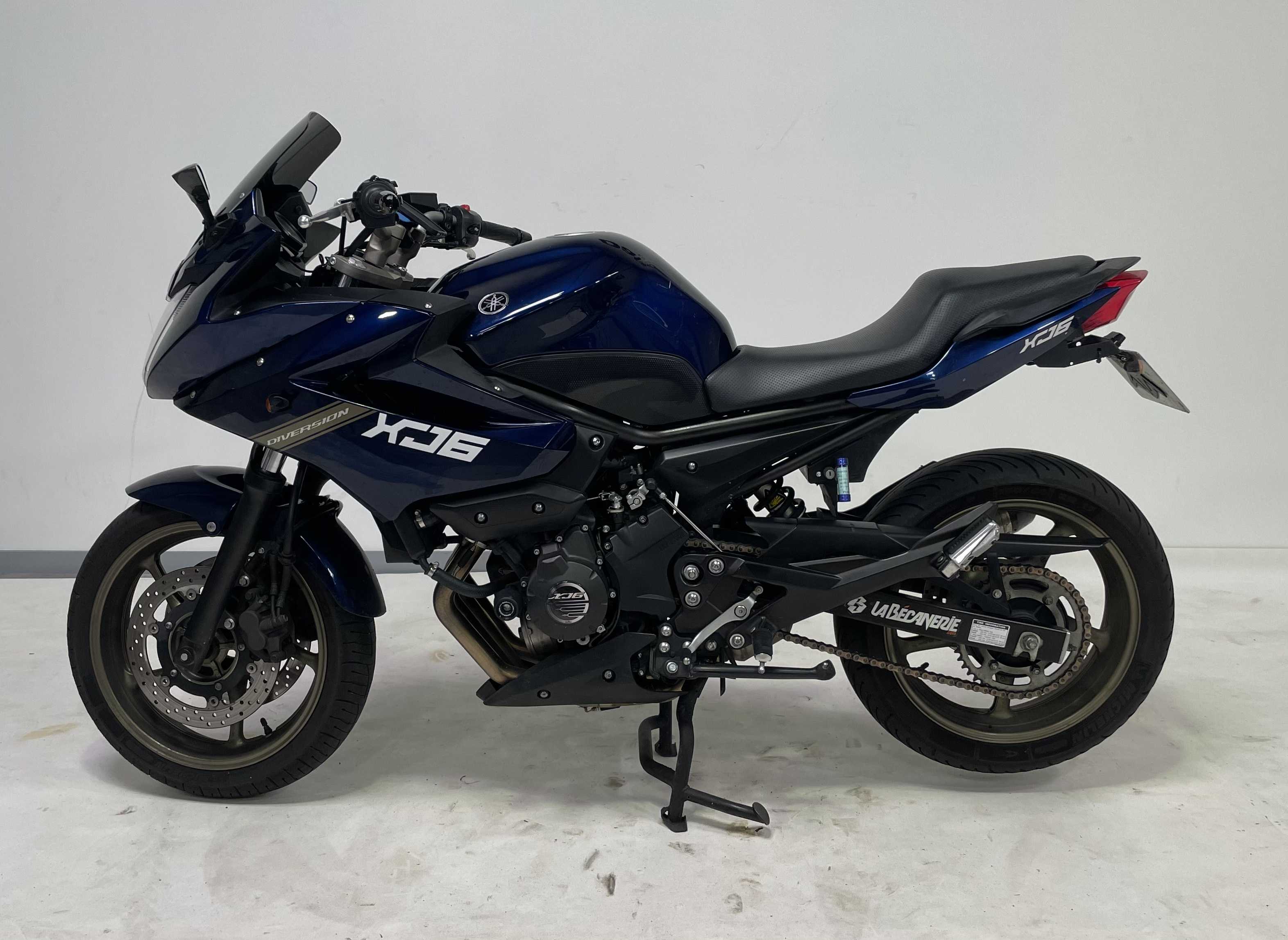 Yamaha XJ6 F Diversion 2011 HD vue gauche