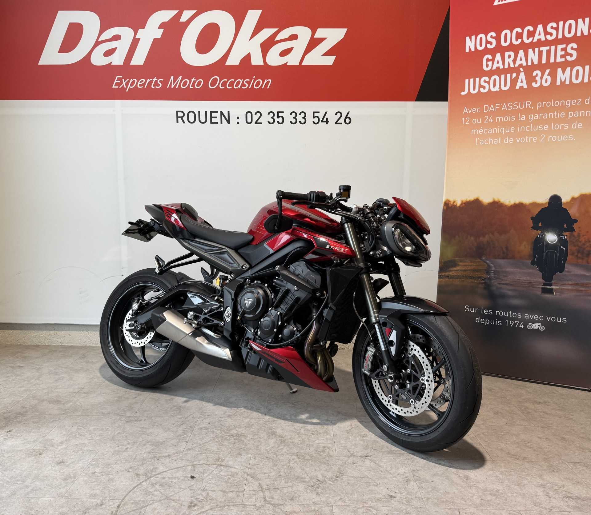 Triumph 765 Street Triple RS 2023 HD vue 3/4 droite