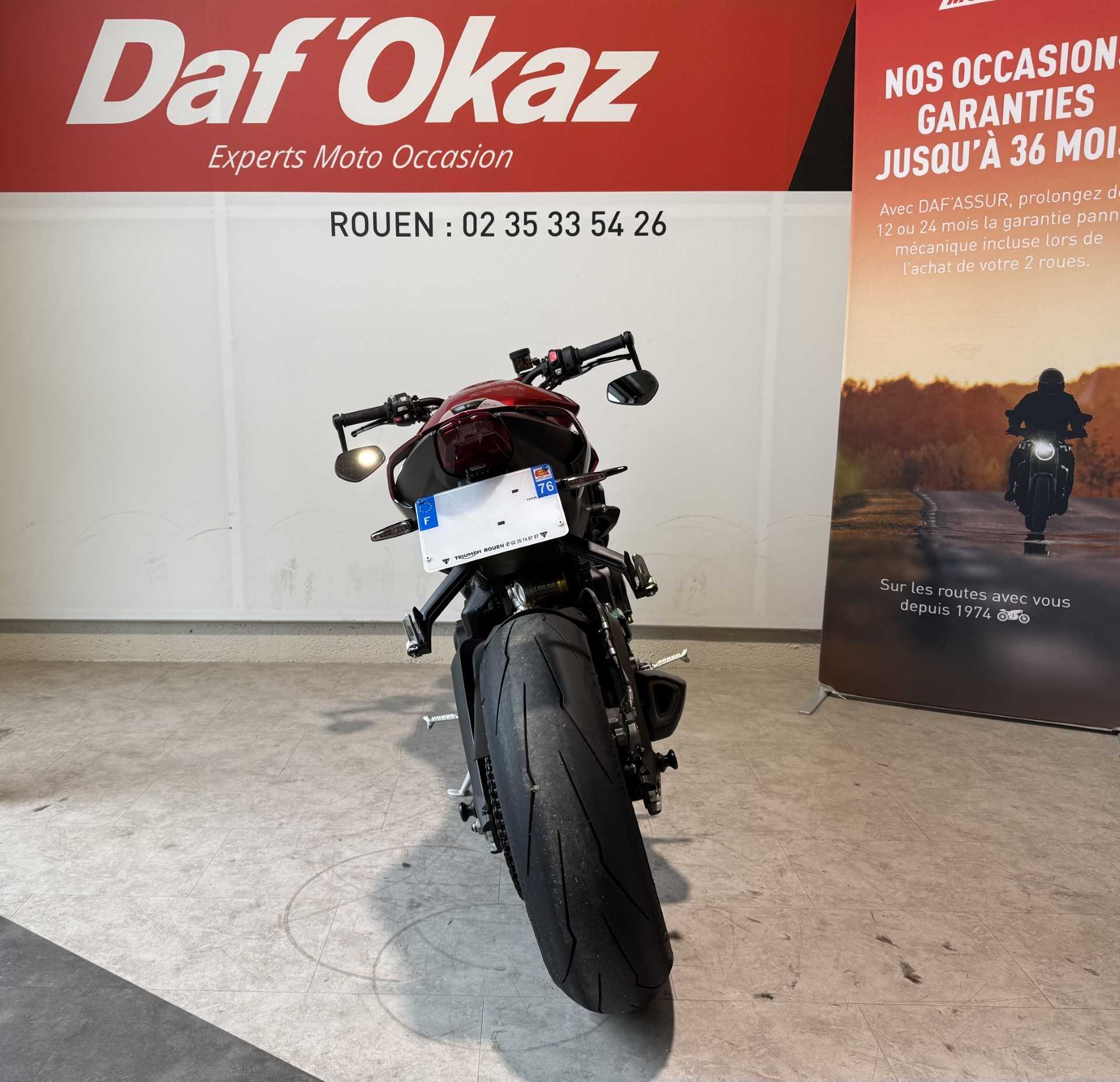 Triumph 765 Street Triple RS 2023 HD vue arrière