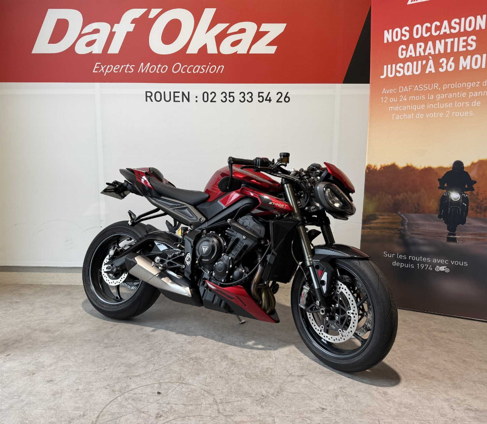 Triumph 765 Street Triple RS 2023 vue 3/4 droite