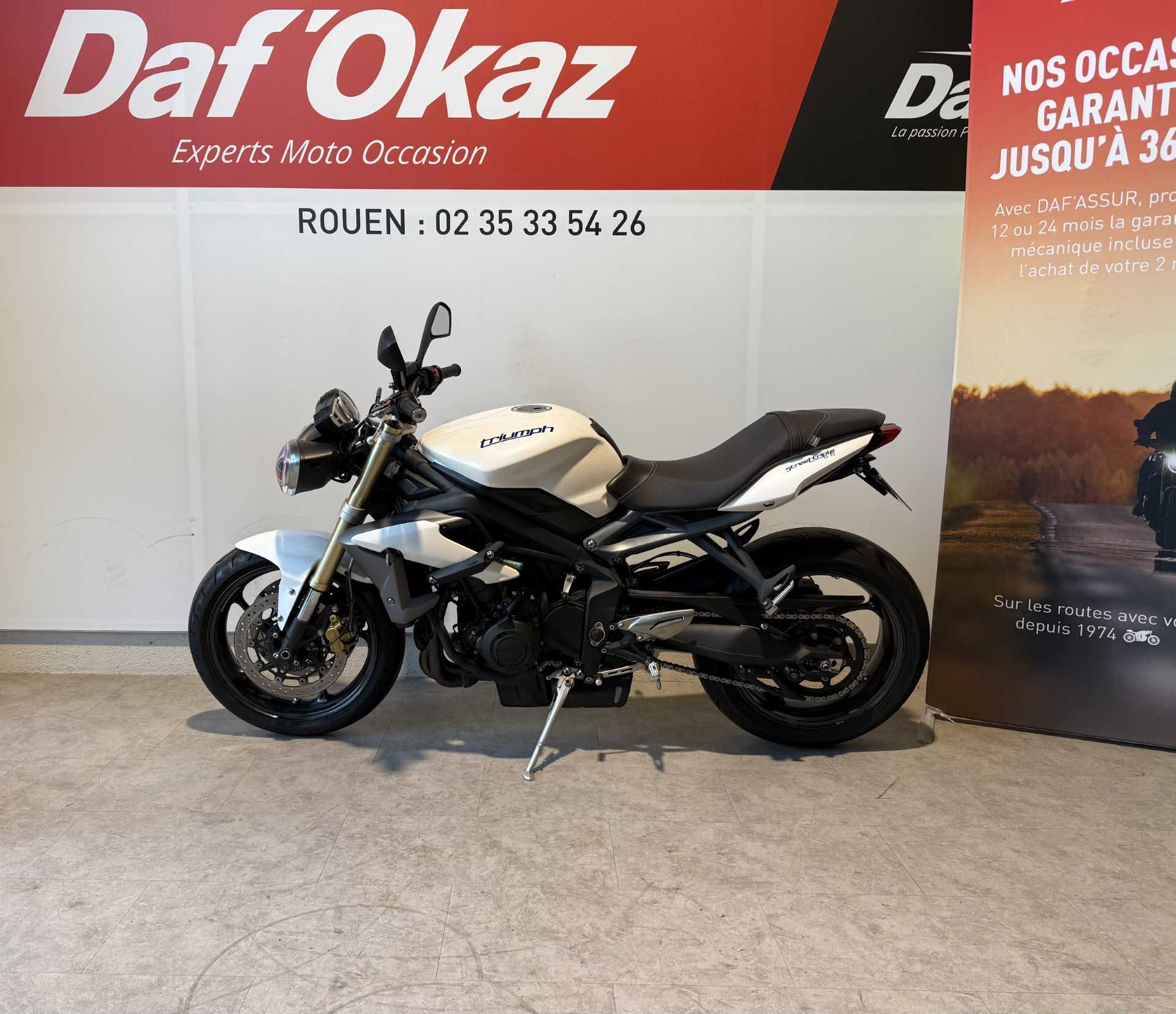 Triumph 675 Street Triple 2014 HD vue gauche