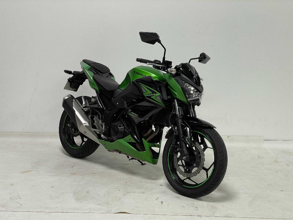 Kawasaki Z 300 2015 vue 3/4 droite