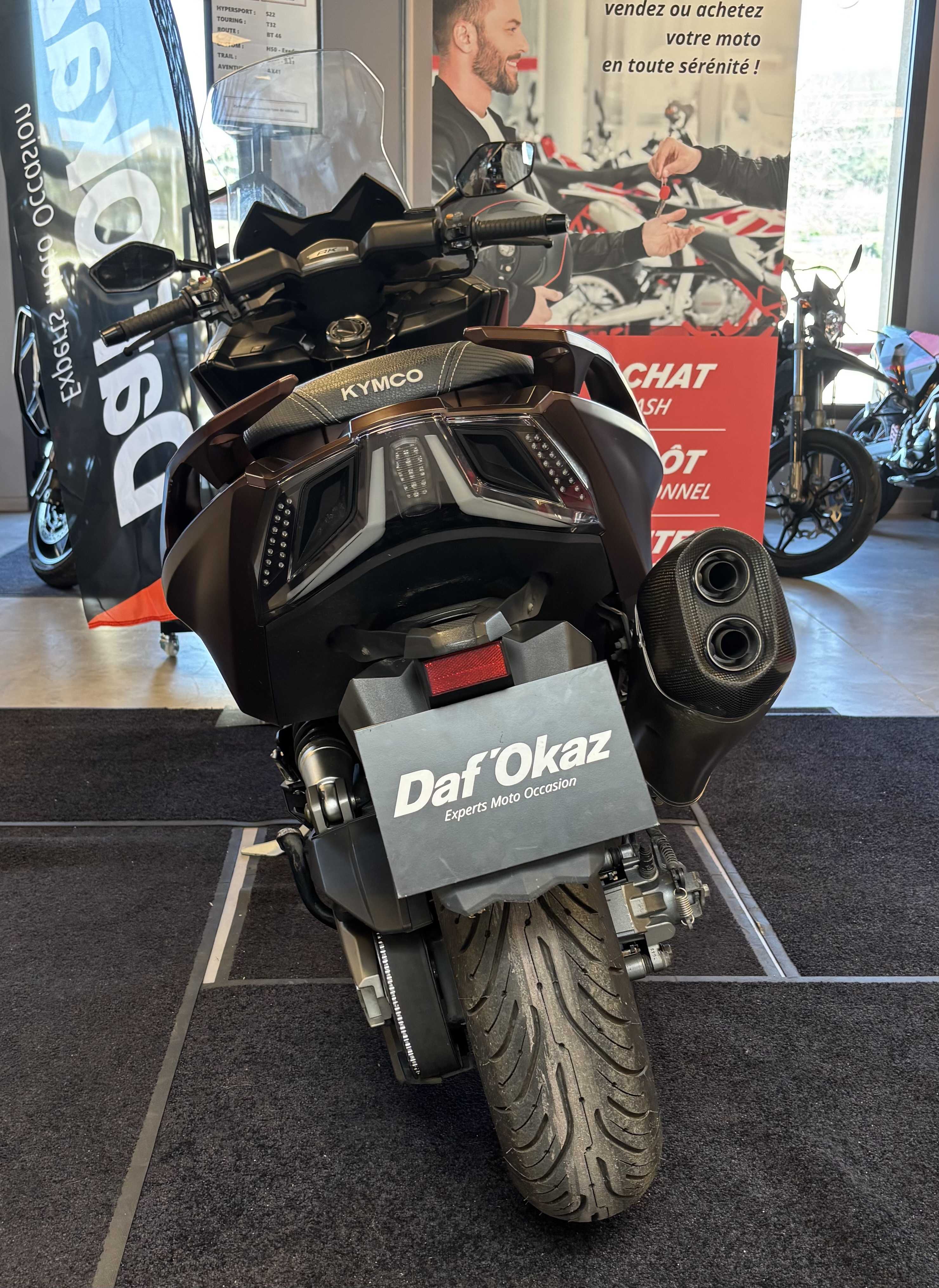 Kymco ak 550 2018 HD vue arrière