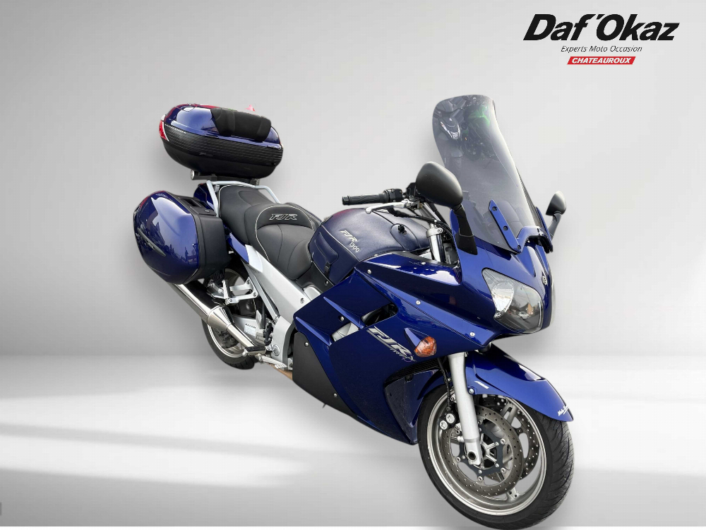 Yamaha FJR 1300 A 2005 vue 3/4 droite