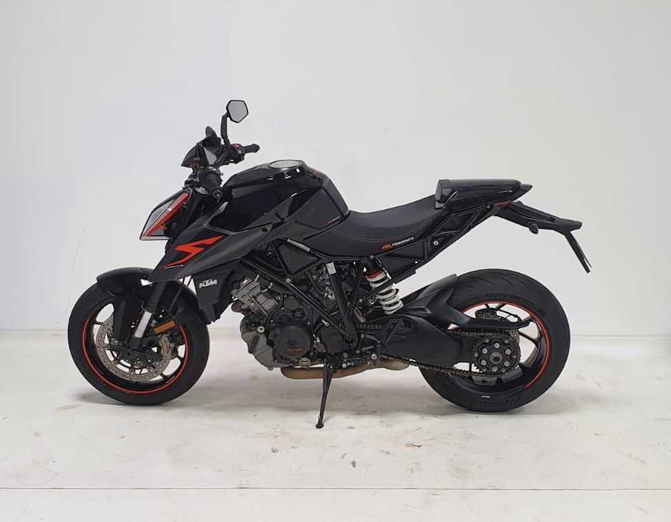 KTM 1290 Super Duke R 2019 vue gauche