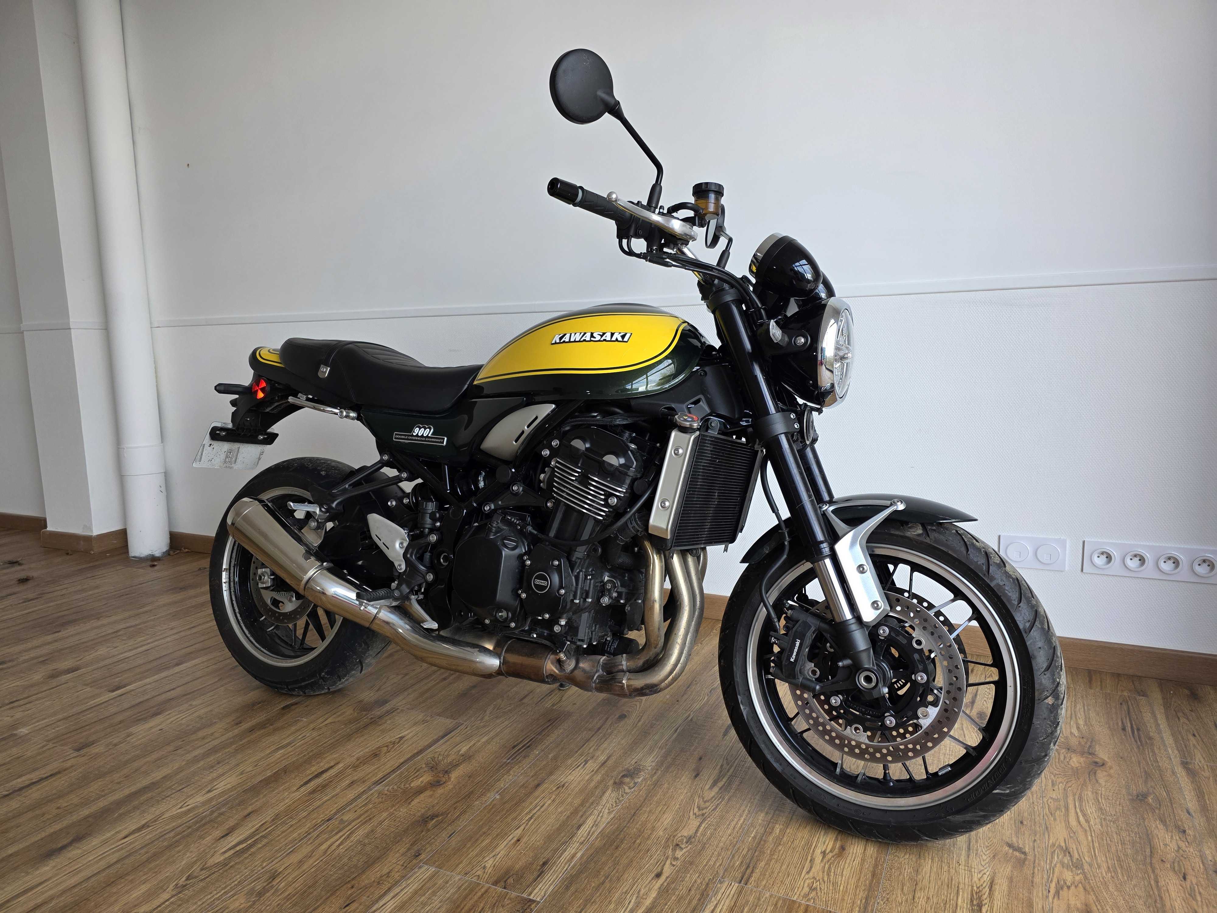 Kawasaki Z 900 RS SE 2023 HD vue 3/4 droite