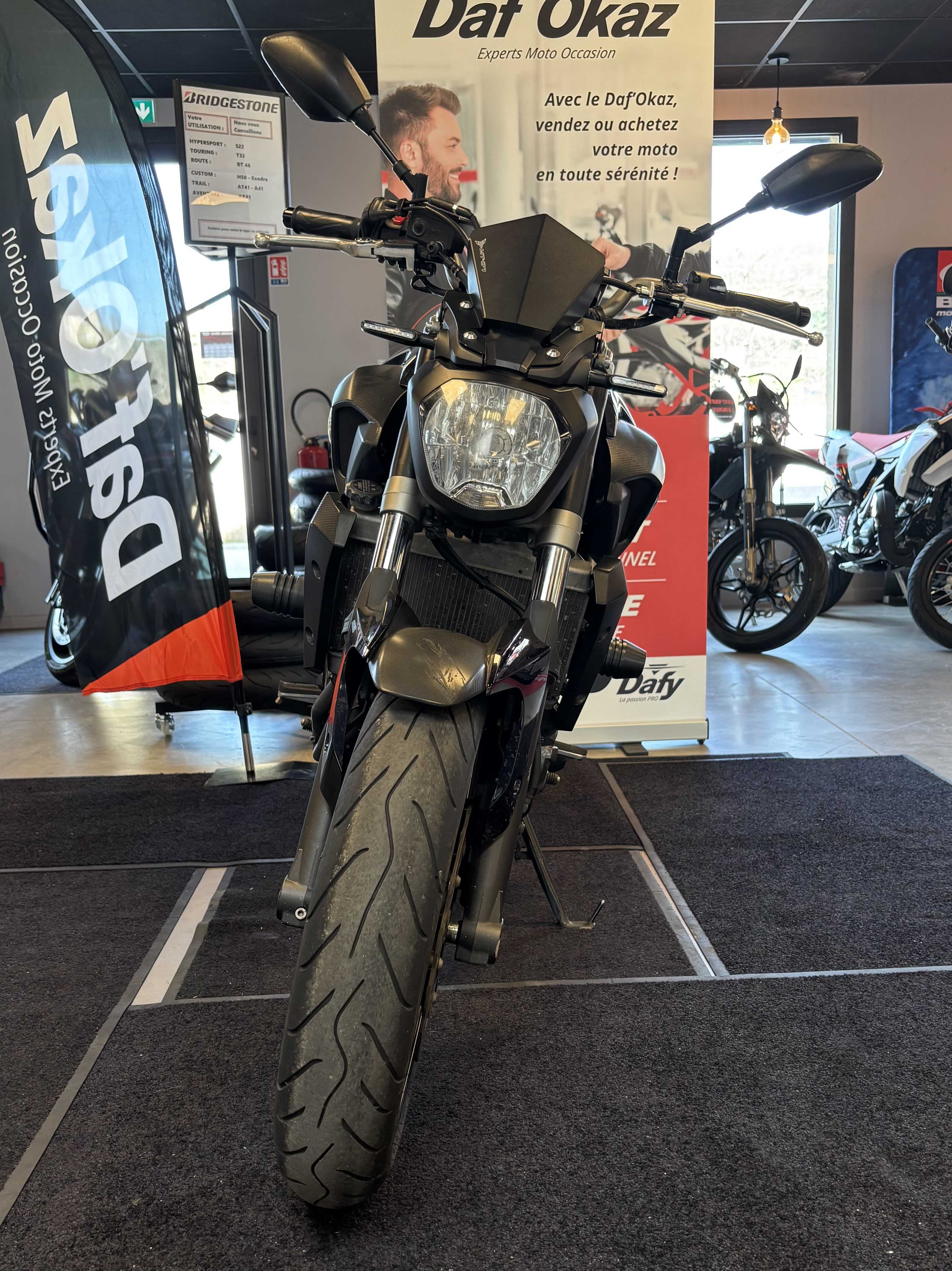 Yamaha MT-07 ABS 2015 HD vue avant