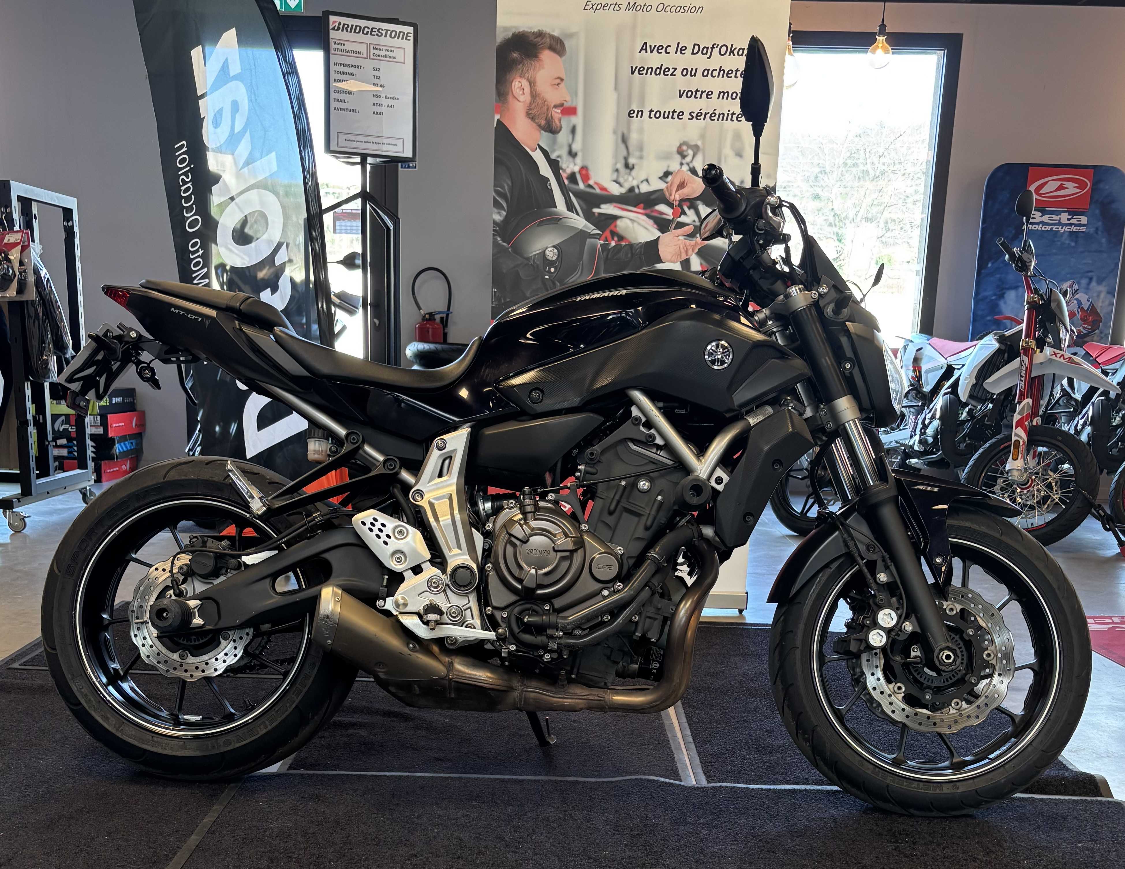 Yamaha MT-07 ABS 2015 HD vue gauche