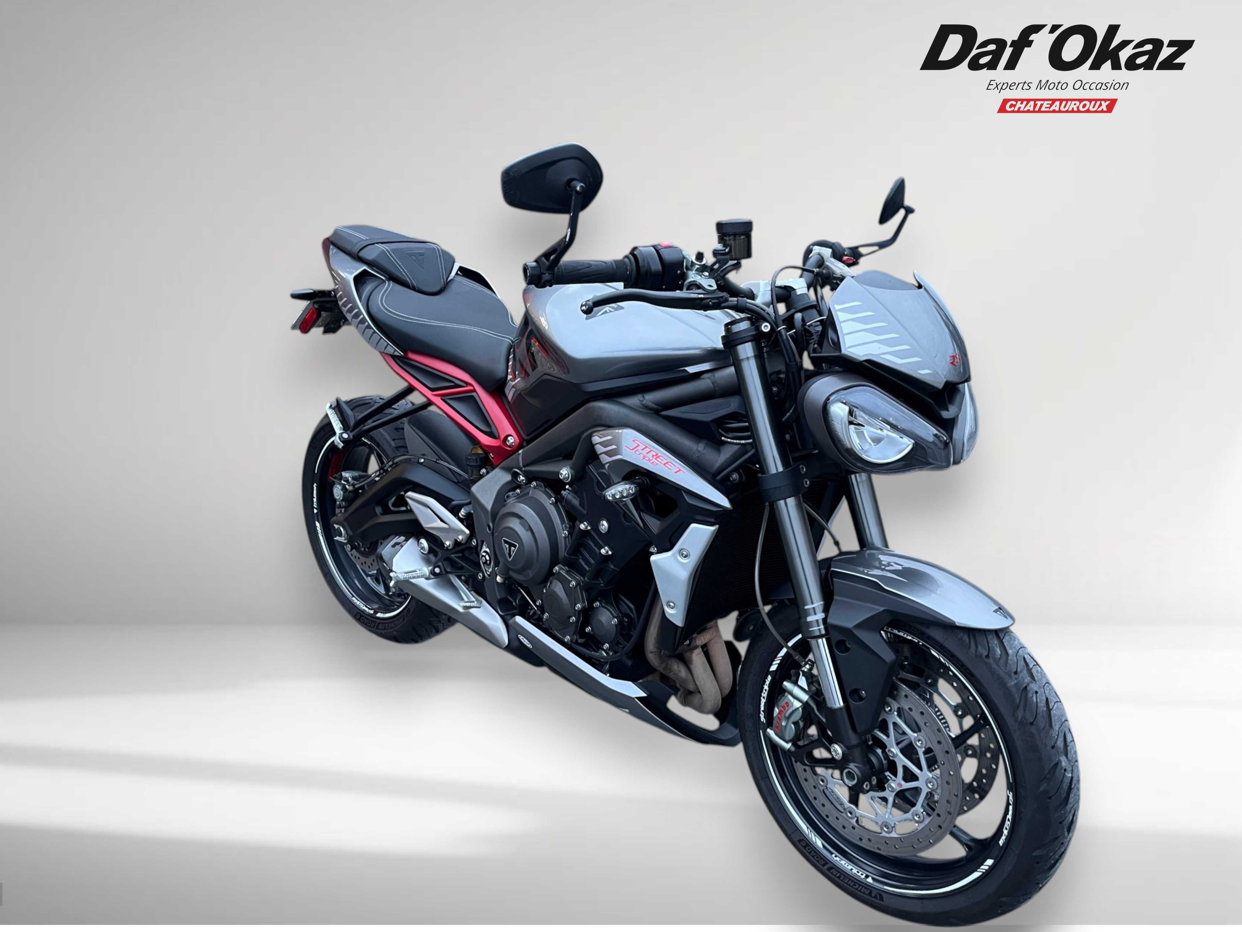 Triumph 765 Street Triple RS 2021 HD vue 3/4 droite