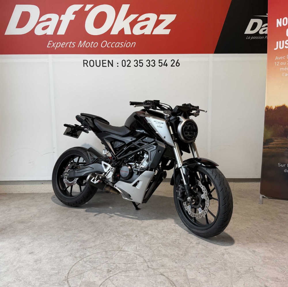 Honda CB 125 R 2018 vue 3/4 droite