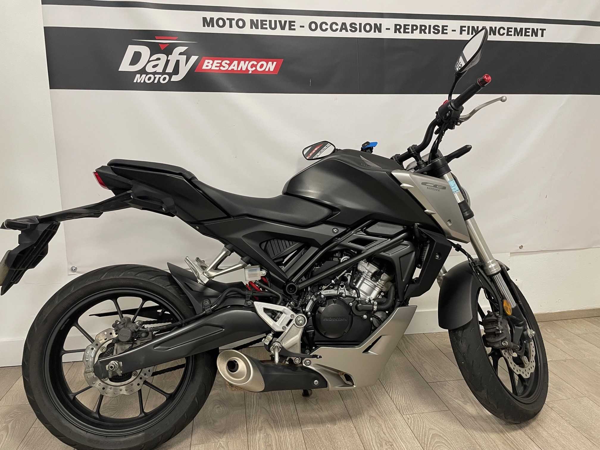 Honda CB 125 R 2020 HD vue 3/4 droite