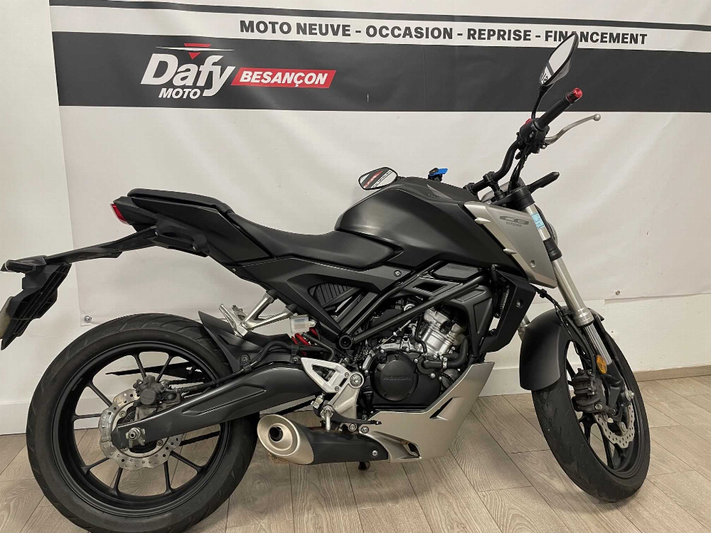 Honda CB 125 R 2020 vue 3/4 droite