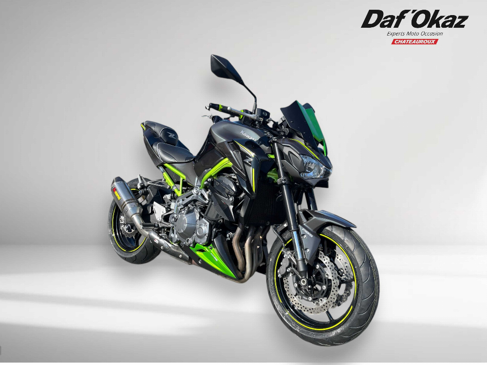 Kawasaki Z 900 2017 vue 3/4 droite