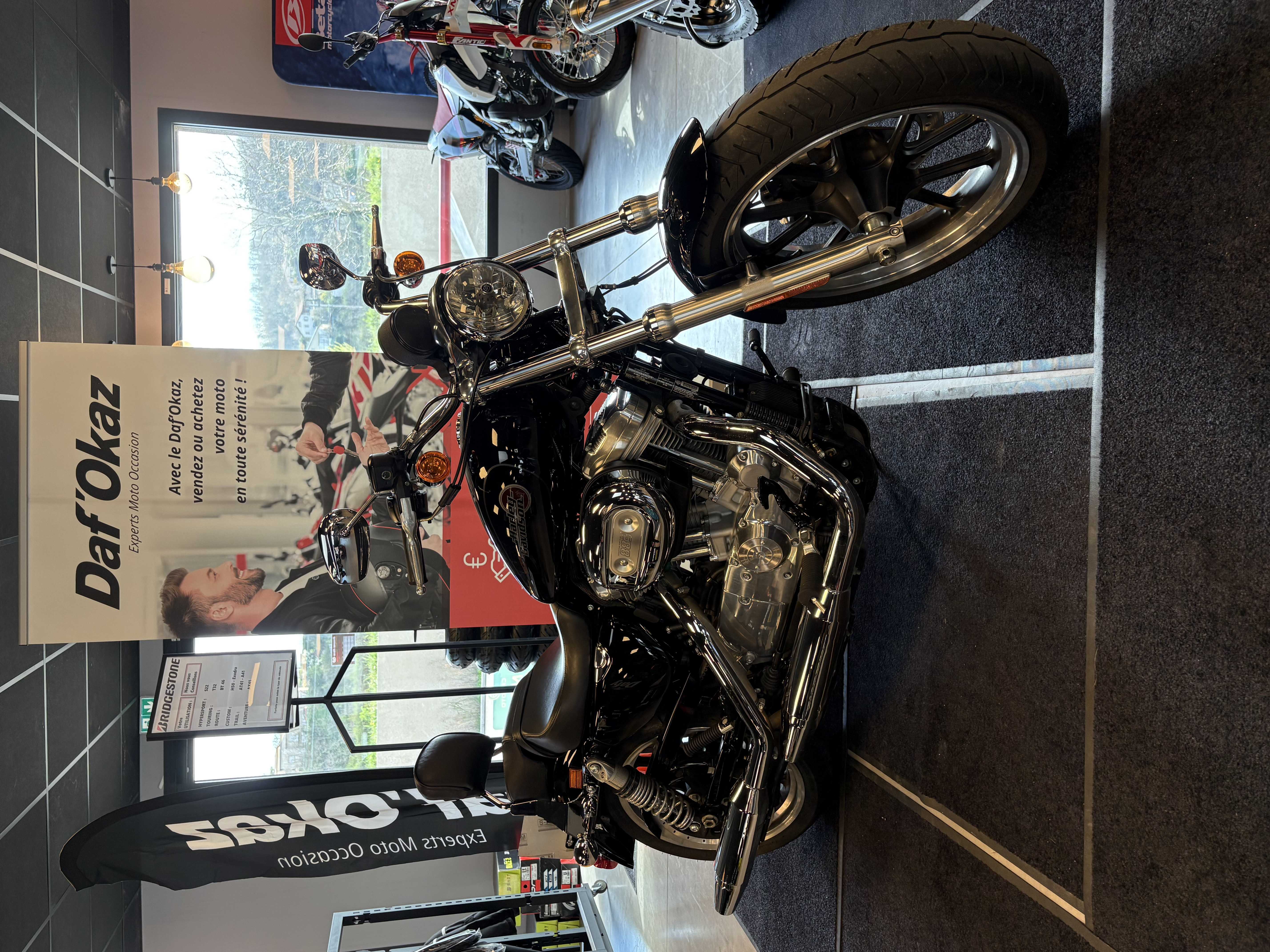 Harley-Davidson XL 883 L XL Sportster SuperLow L 2020 HD vue 3/4 droite