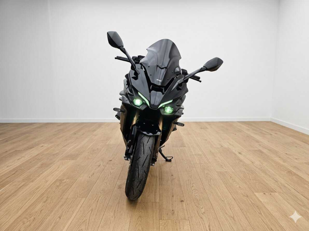 Suzuki GSX-S 1000 GT 2022 vue avant