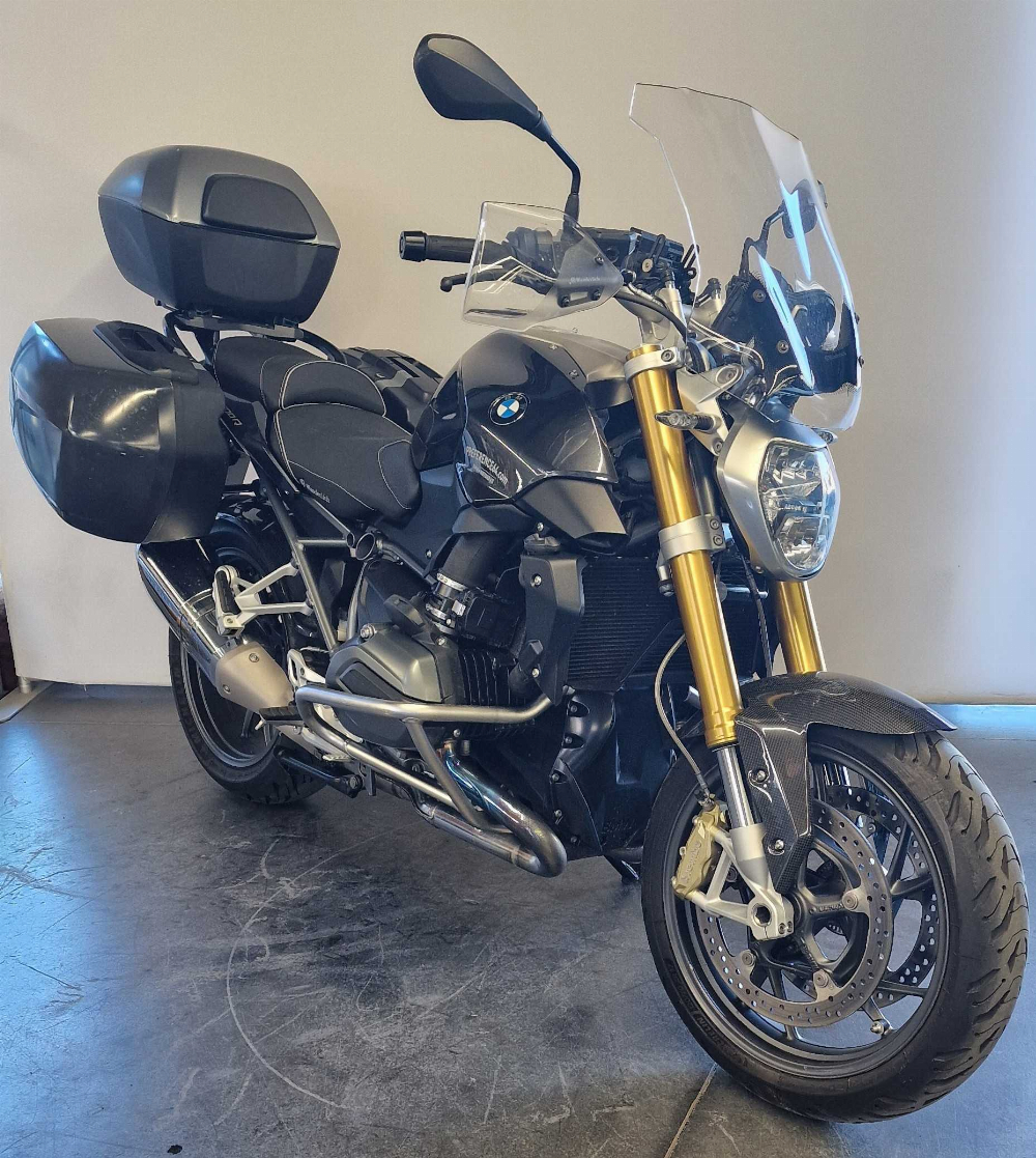 BMW R 1200 R 2016 vue 3/4 droite