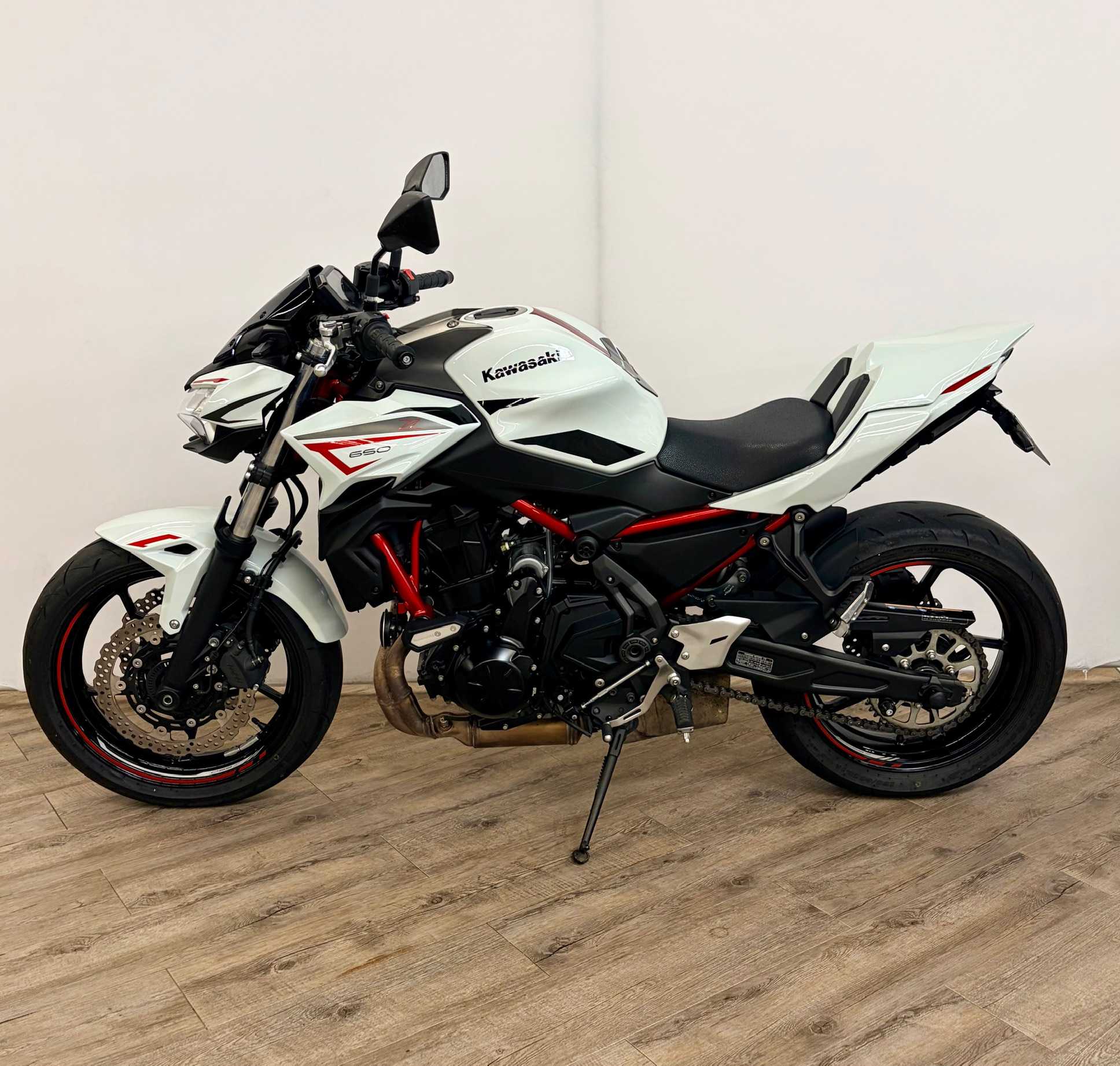 Kawasaki Z 650 2022 HD vue gauche