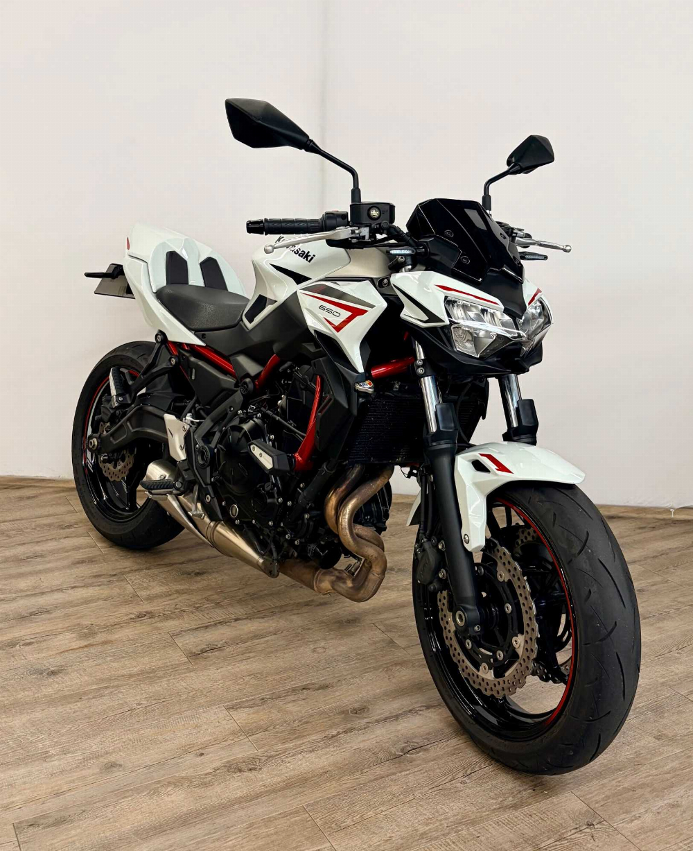 Kawasaki Z 650 2022 vue 3/4 droite