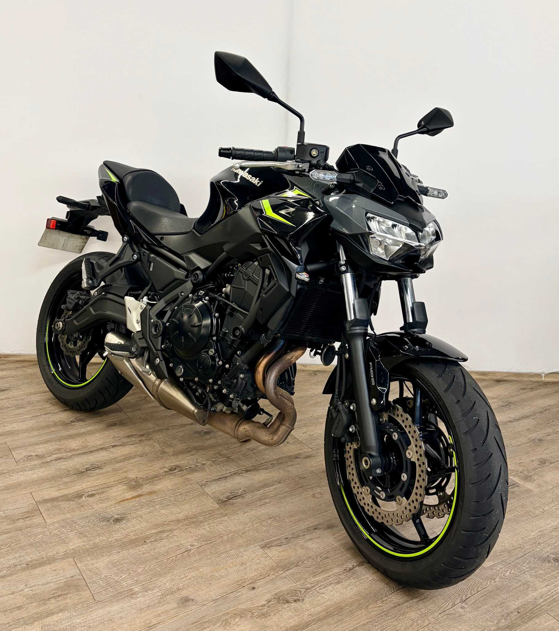 Kawasaki Z 650 2023 HD vue 3/4 droite