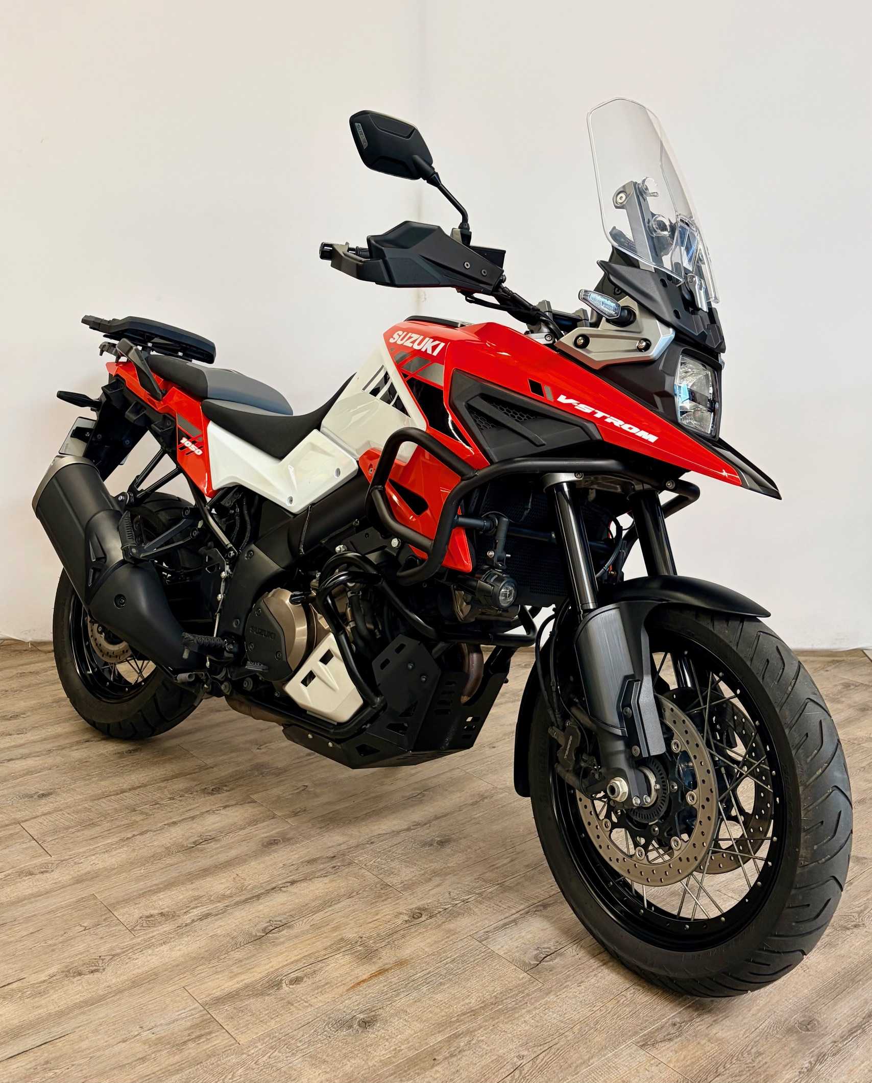 Suzuki DL 1050 V-Strom XT 2021 HD vue 3/4 droite