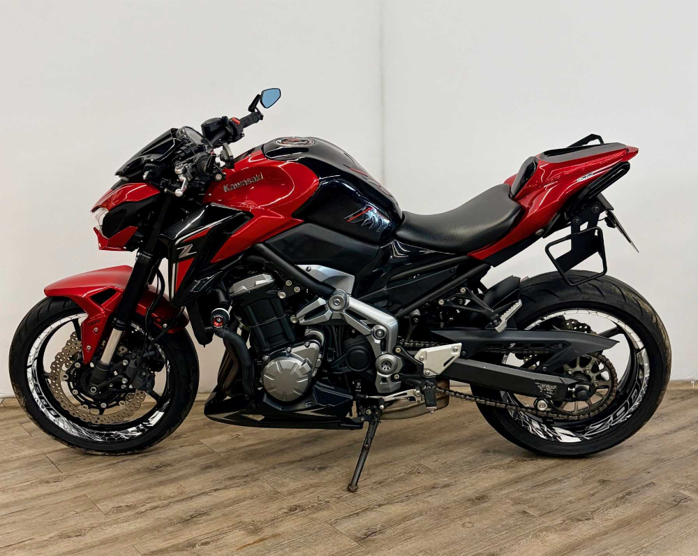 Kawasaki Z 900 2019 vue gauche