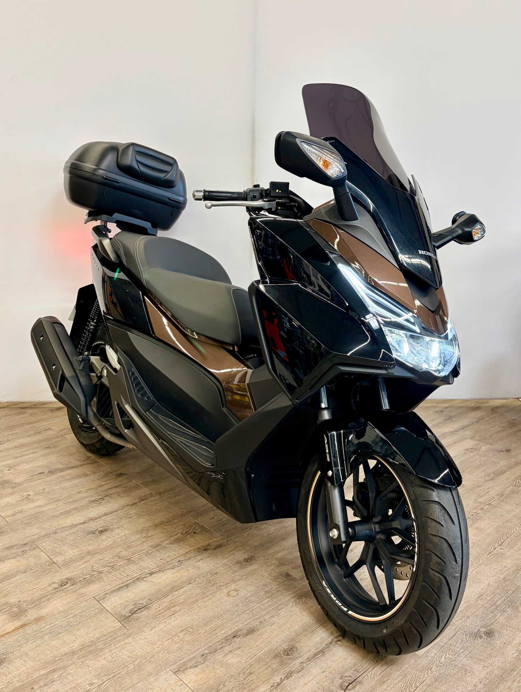 Honda NSS 125 Forza ABS 2015 HD vue 3/4 droite