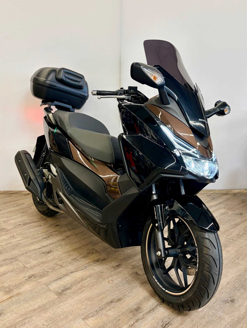 Honda NSS 125 Forza ABS 2015 vue 3/4 droite