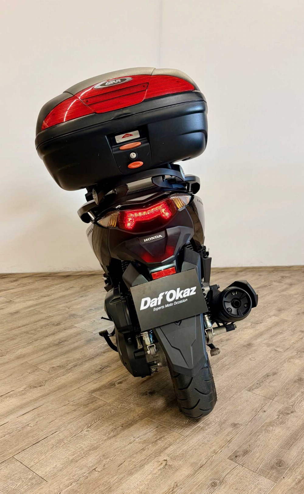 Honda NSS 125 Forza ABS 2015 vue arrière