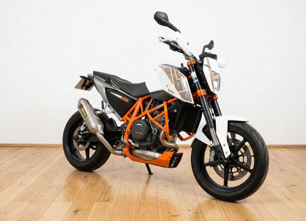 KTM 690 Duke 2012 vue 3/4 droite