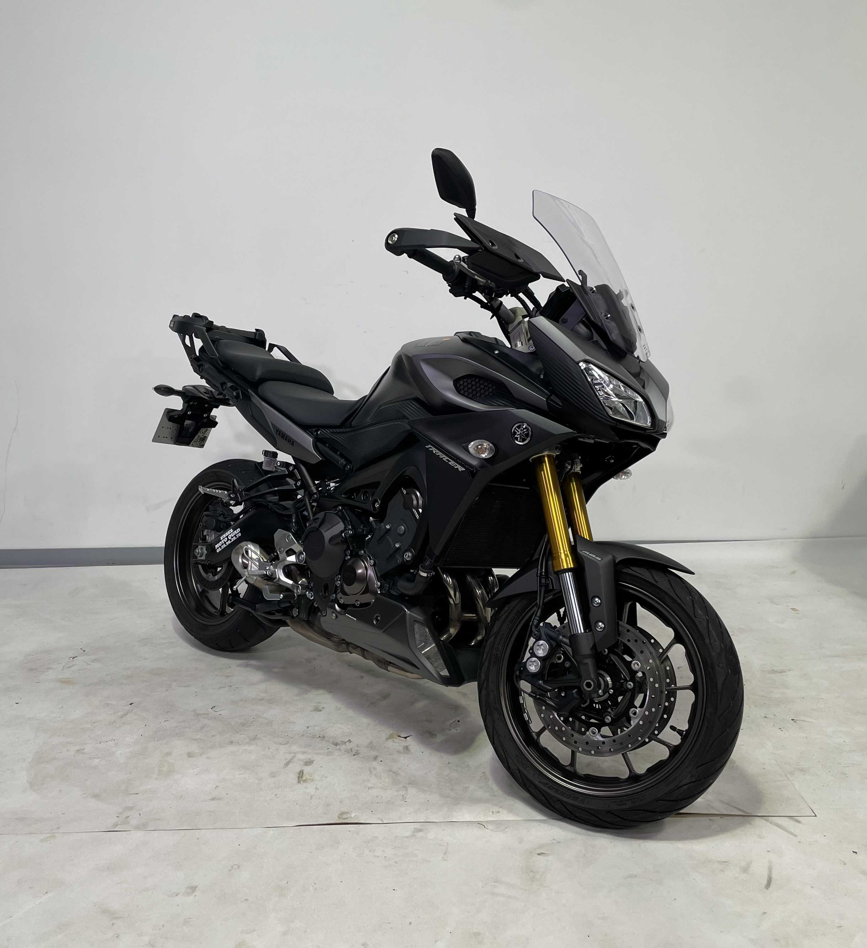 Yamaha Tracer 900 (MT09TRA) 2015 HD vue 3/4 droite