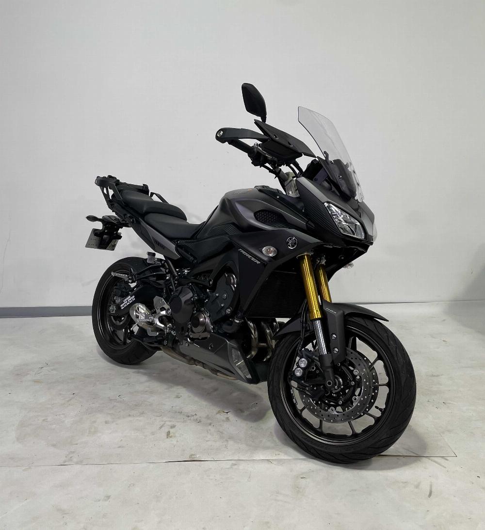 Yamaha Tracer 900 (MT09TRA) 2015 vue 3/4 droite