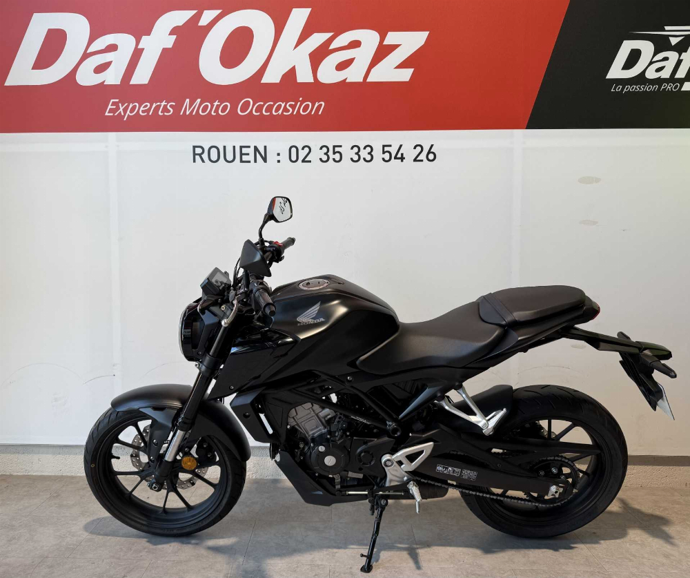 Honda CB 125 R 2024 vue gauche