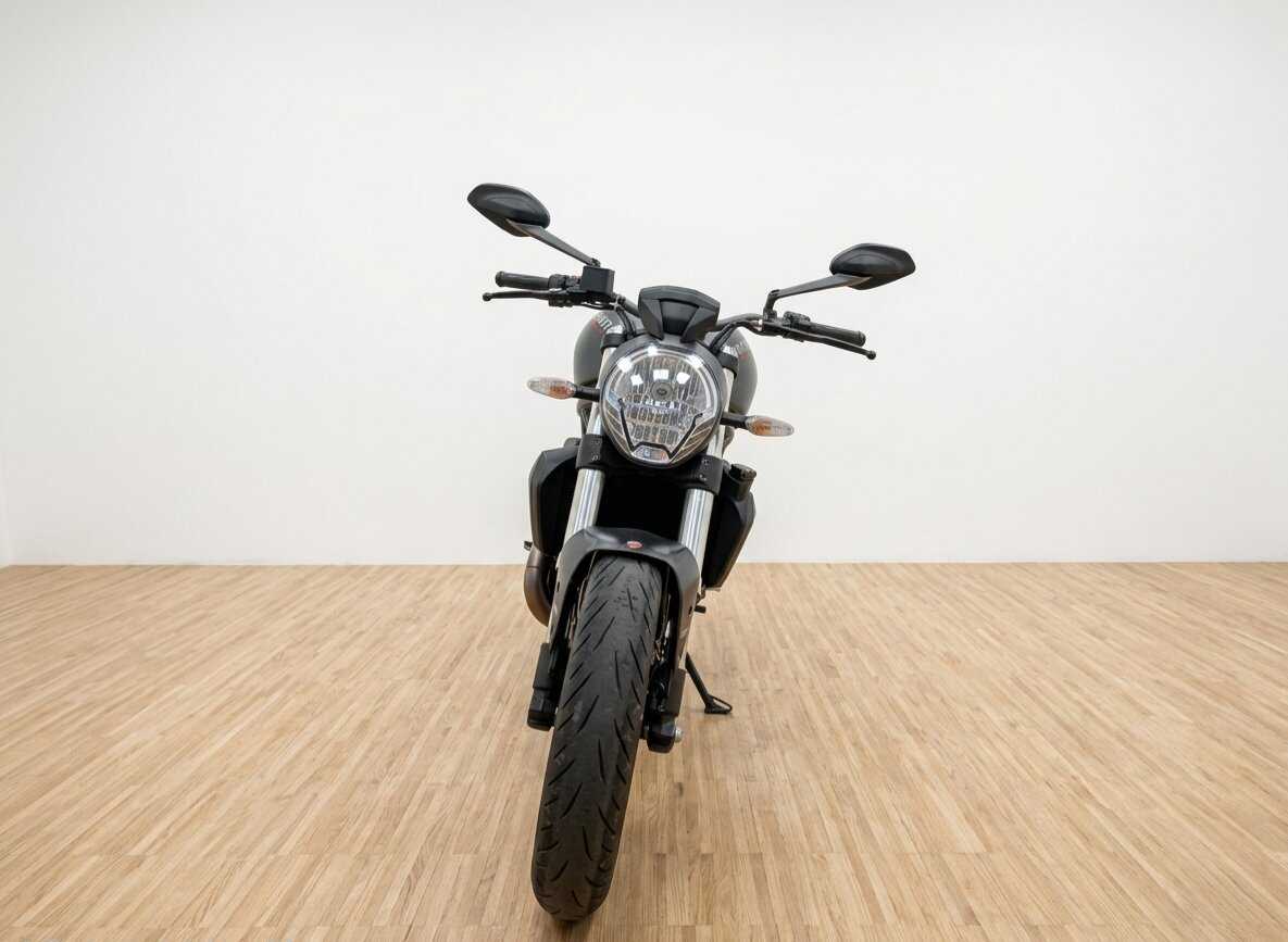 Ducati 821 Monster Dark 2015 HD vue avant