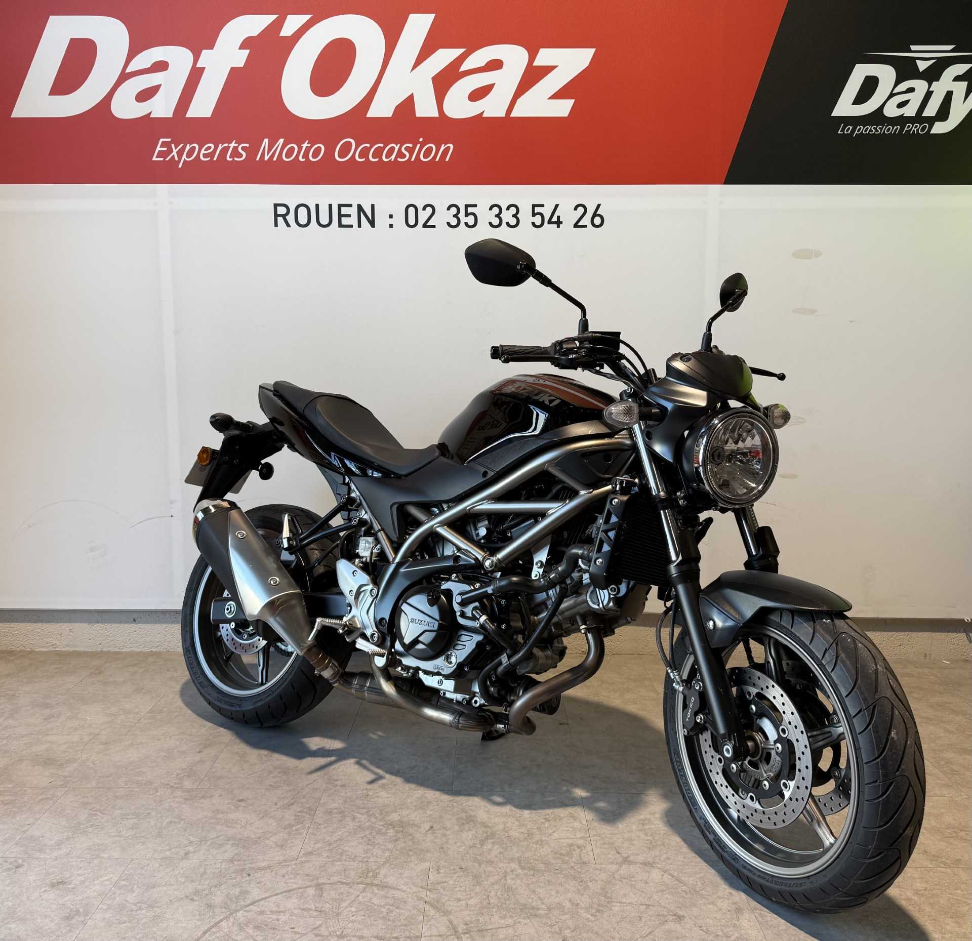Suzuki SV 650 2023 HD vue 3/4 droite