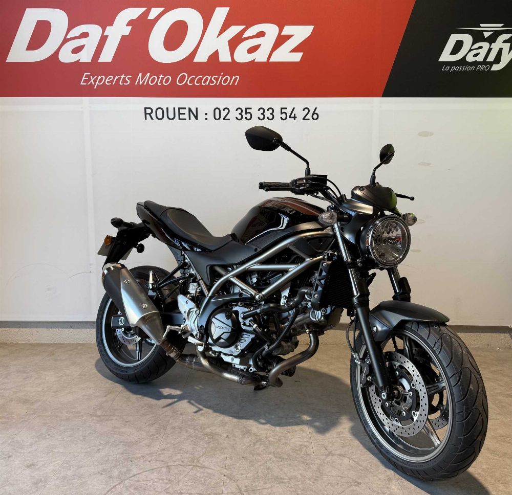 Suzuki SV 650 2023 vue 3/4 droite