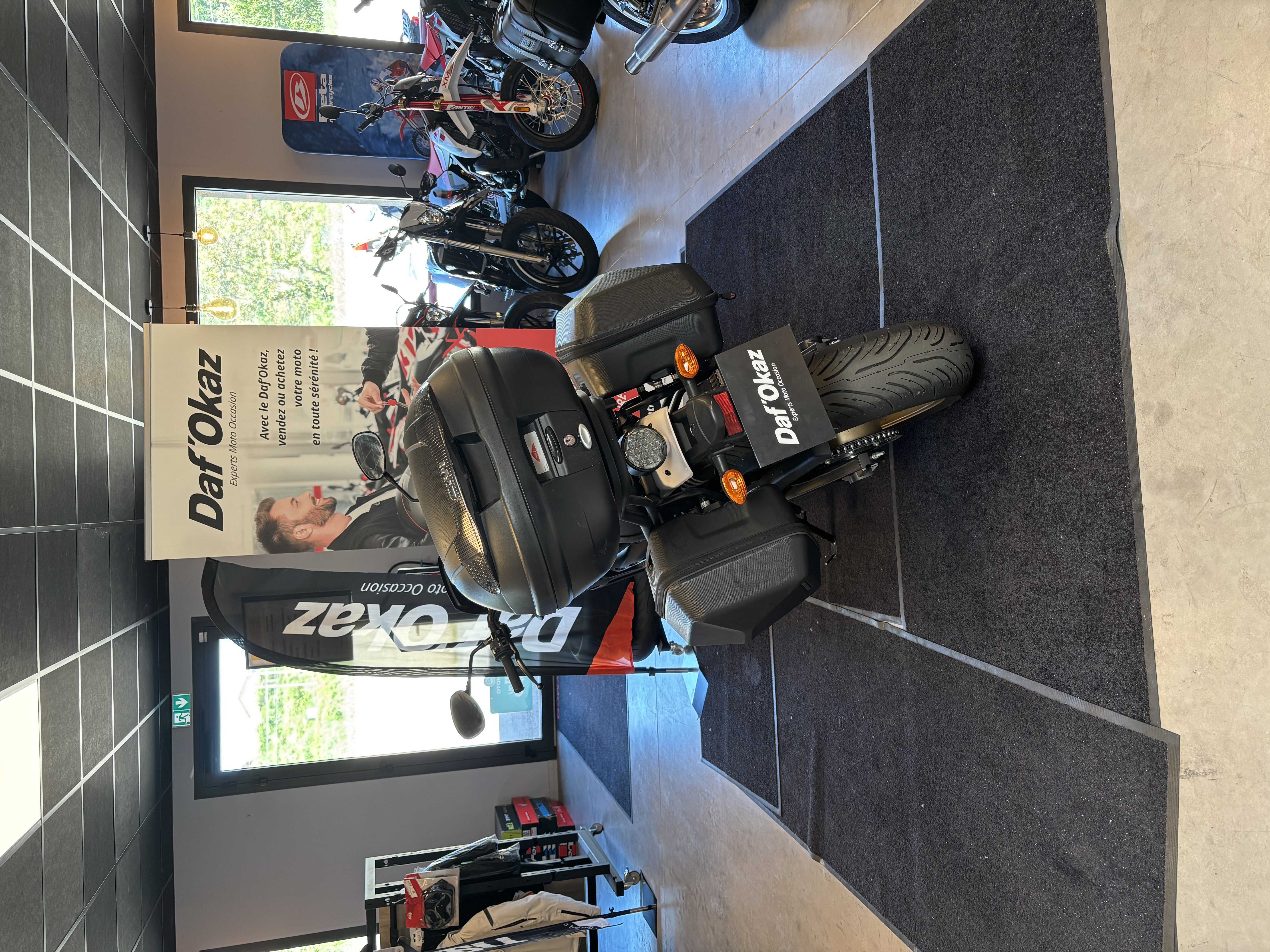 Yamaha XSR 700 XTribute 2020 HD vue arrière