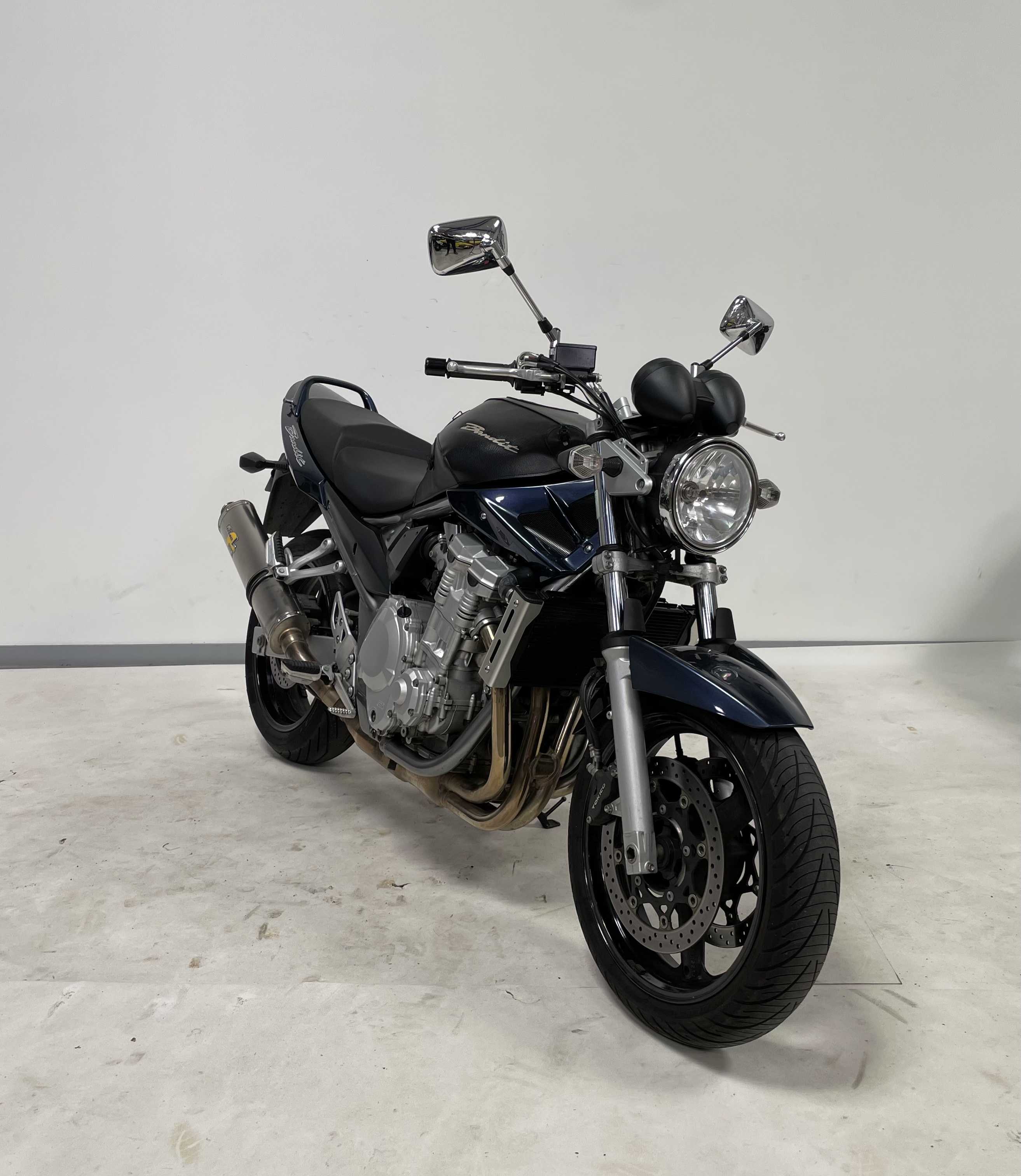 Suzuki GSF 650 N Bandit 2007 HD vue 3/4 droite