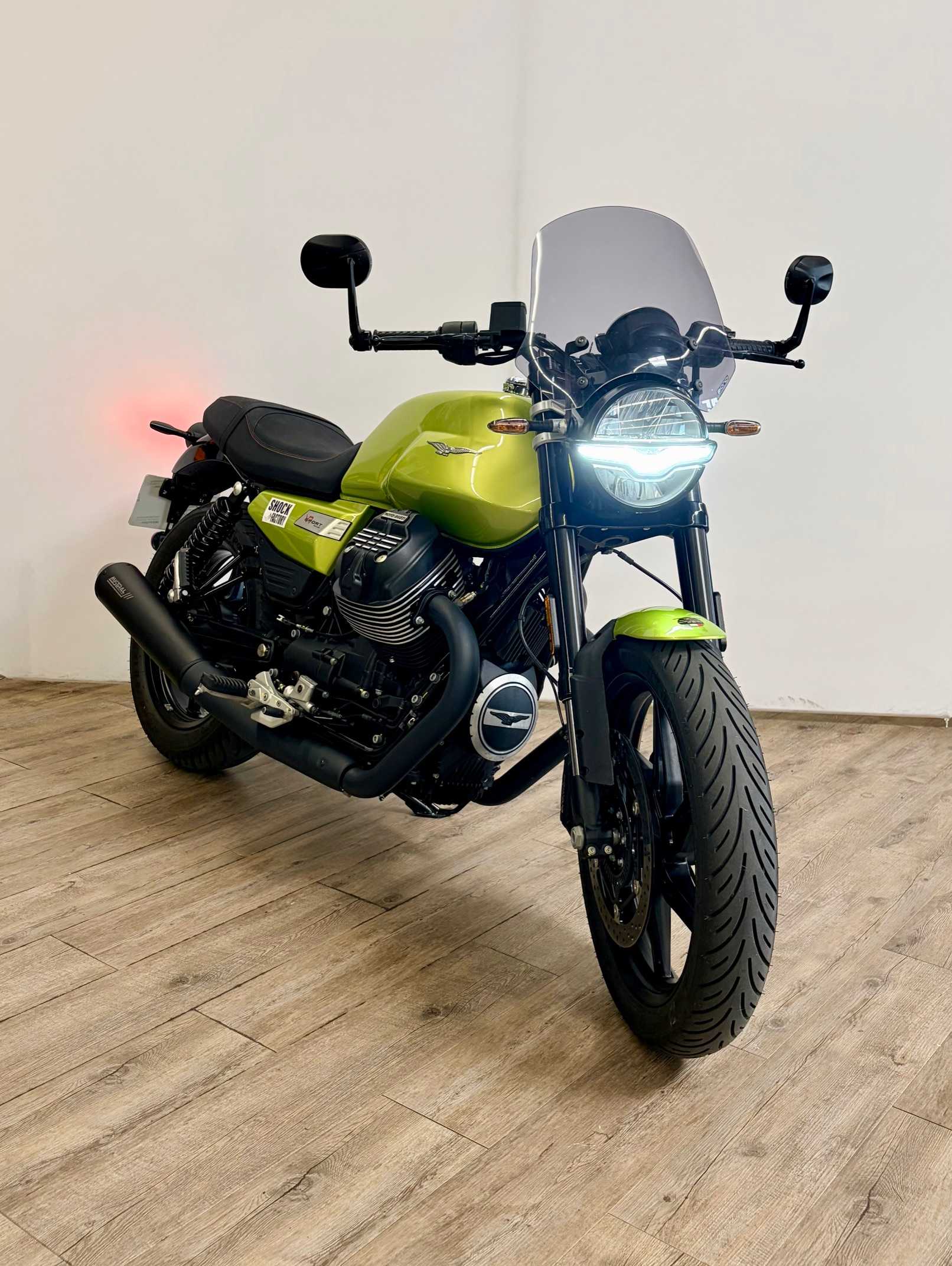 Moto Guzzi V7 SPORT V7 SPORT 850 2025 HD vue 3/4 droite