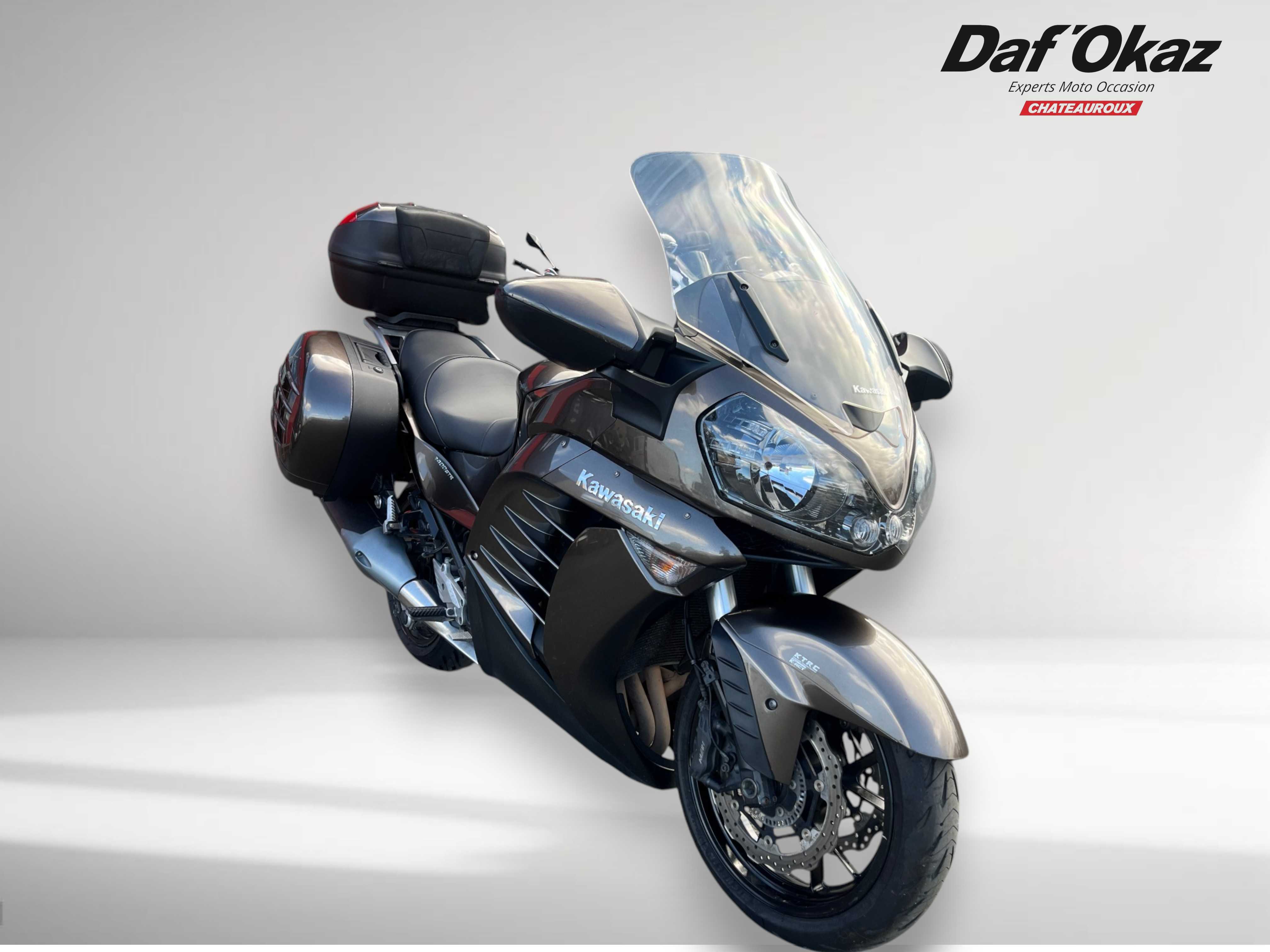 Kawasaki ZG 1400 GTR 2010 HD vue 3/4 droite