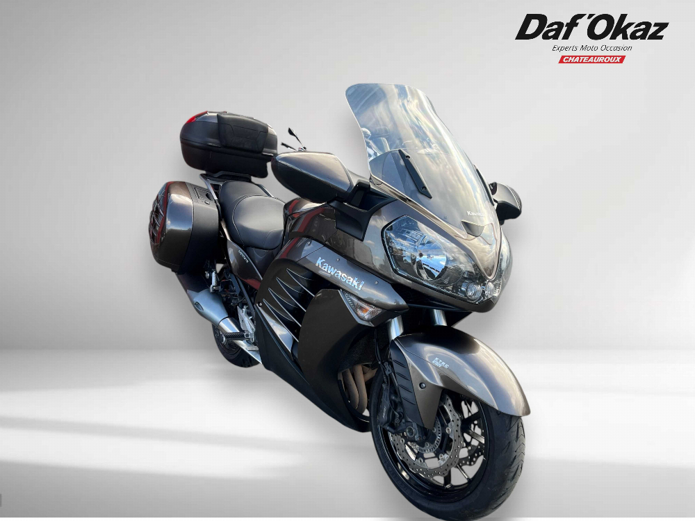 Kawasaki ZG 1400 GTR 2010 vue 3/4 droite