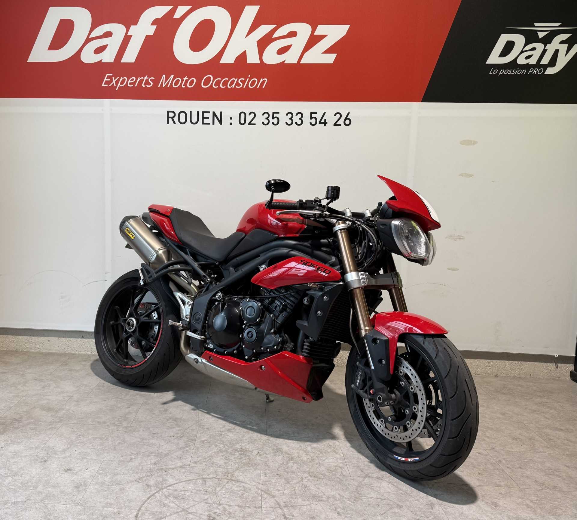 Triumph 1050 Speed Triple ABS 2011 HD vue 3/4 droite