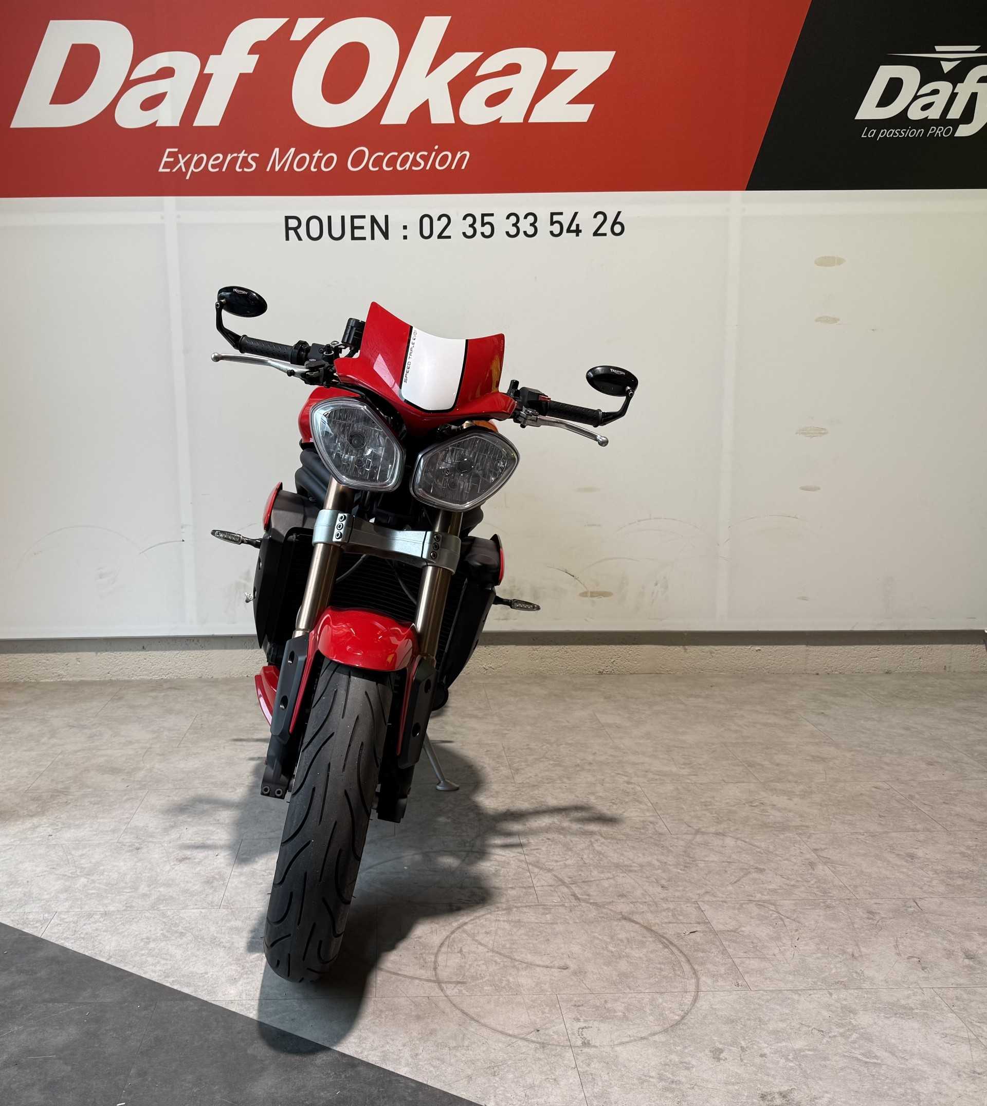 Triumph 1050 Speed Triple ABS 2011 HD vue avant