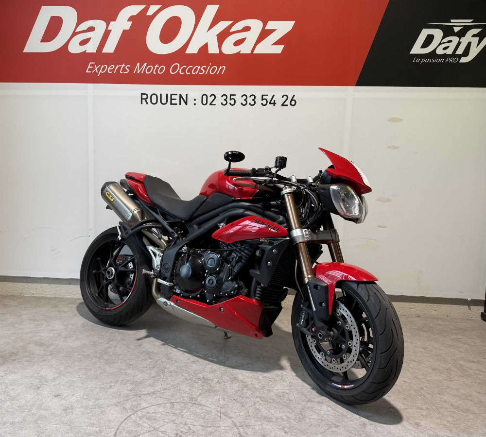 Triumph 1050 Speed Triple ABS 2011 vue 3/4 droite