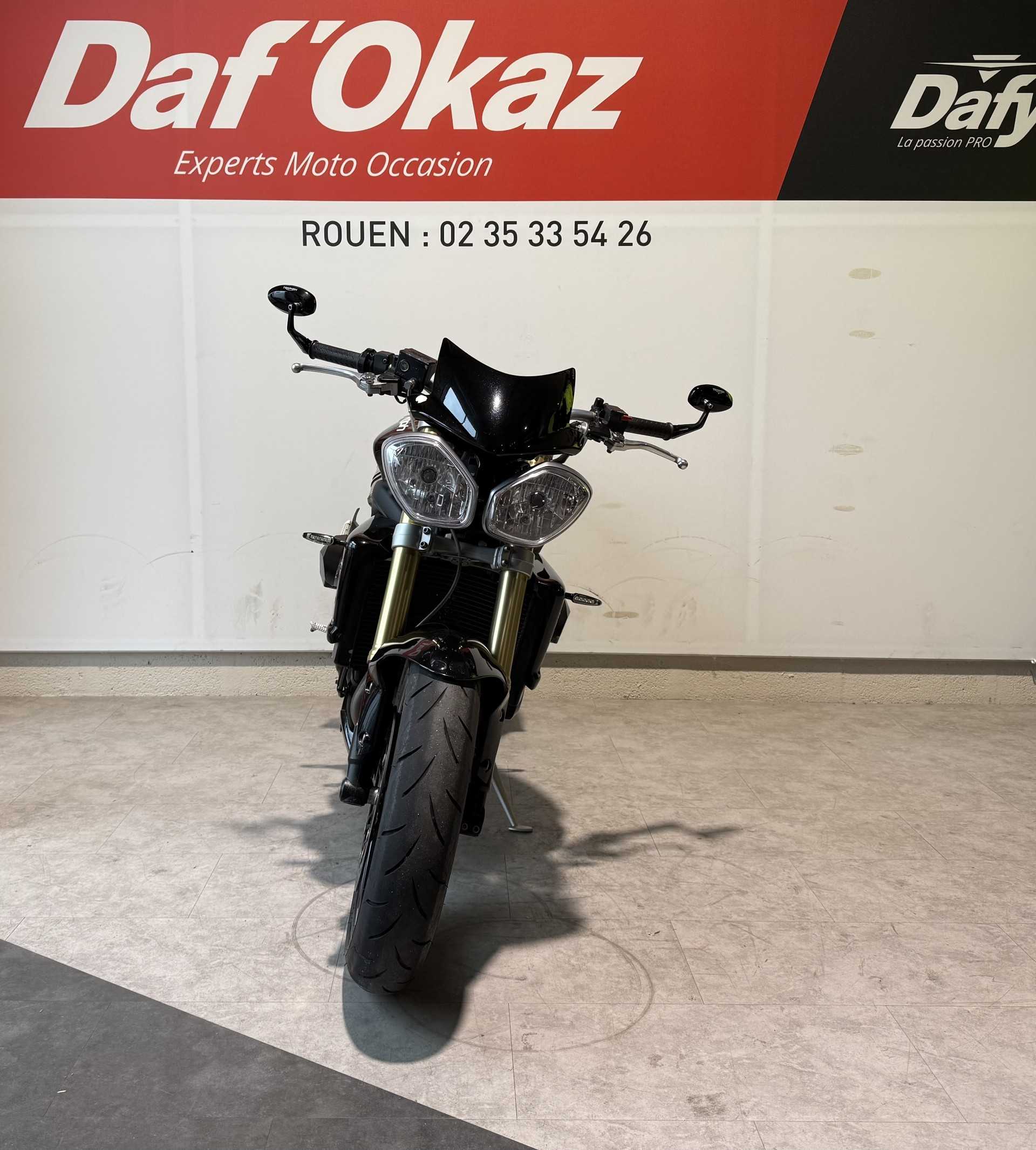 Triumph 675 Street Triple 2013 HD vue avant