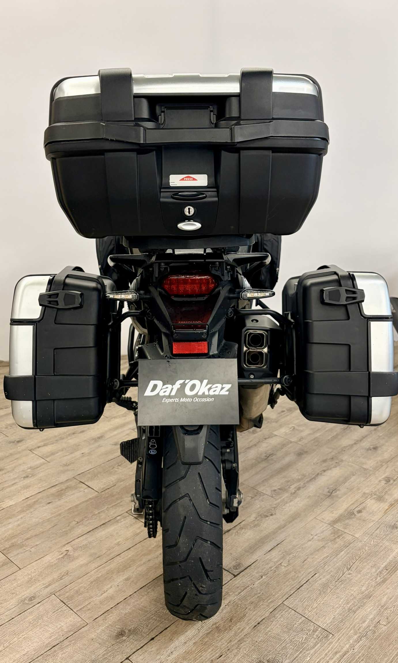 Honda CRF 1000 L Africa Twin 2016 HD vue arrière