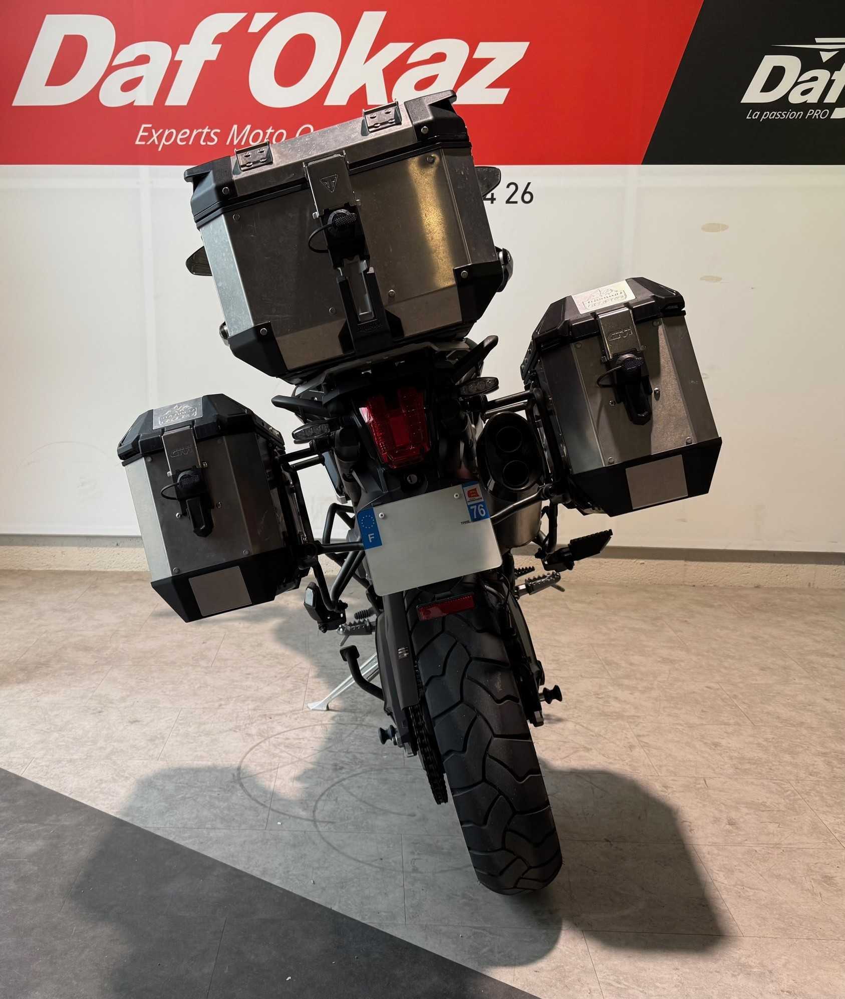Triumph 800 Tiger XCA 2018 HD vue arrière