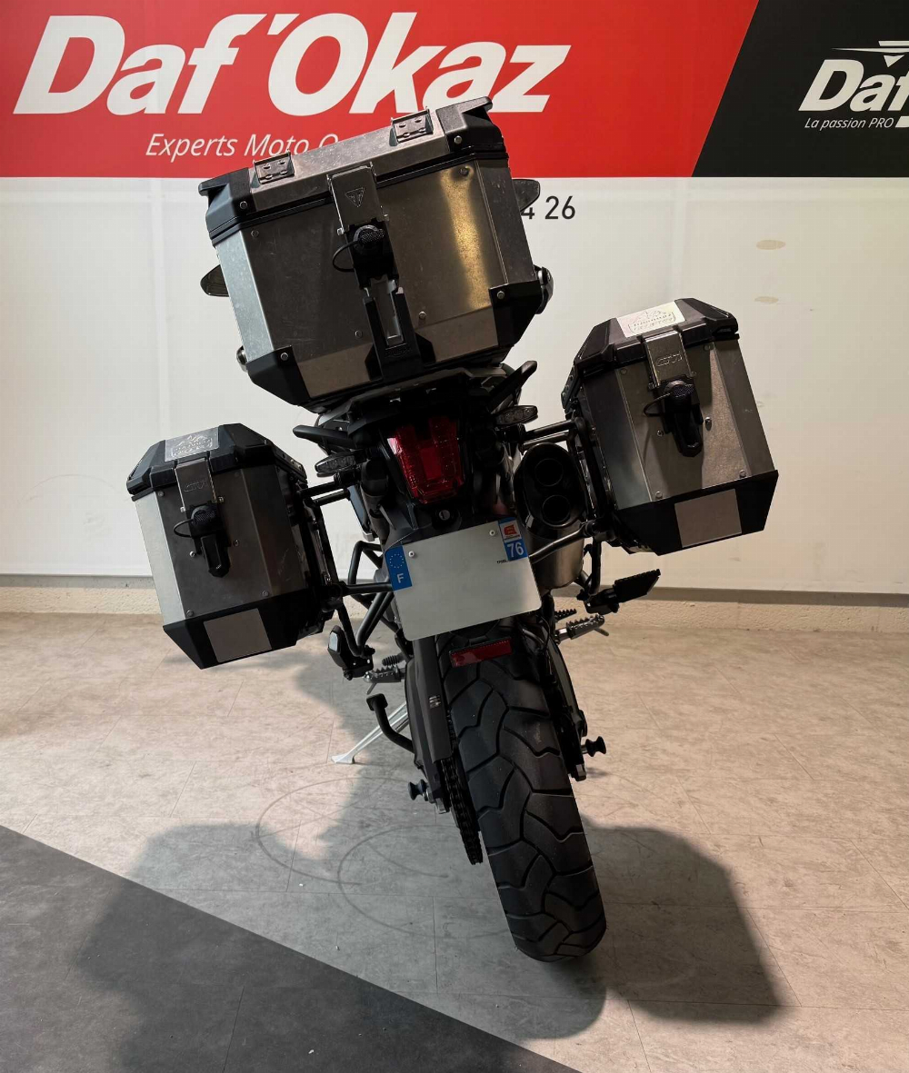 Triumph 800 Tiger XCA 2018 vue arrière