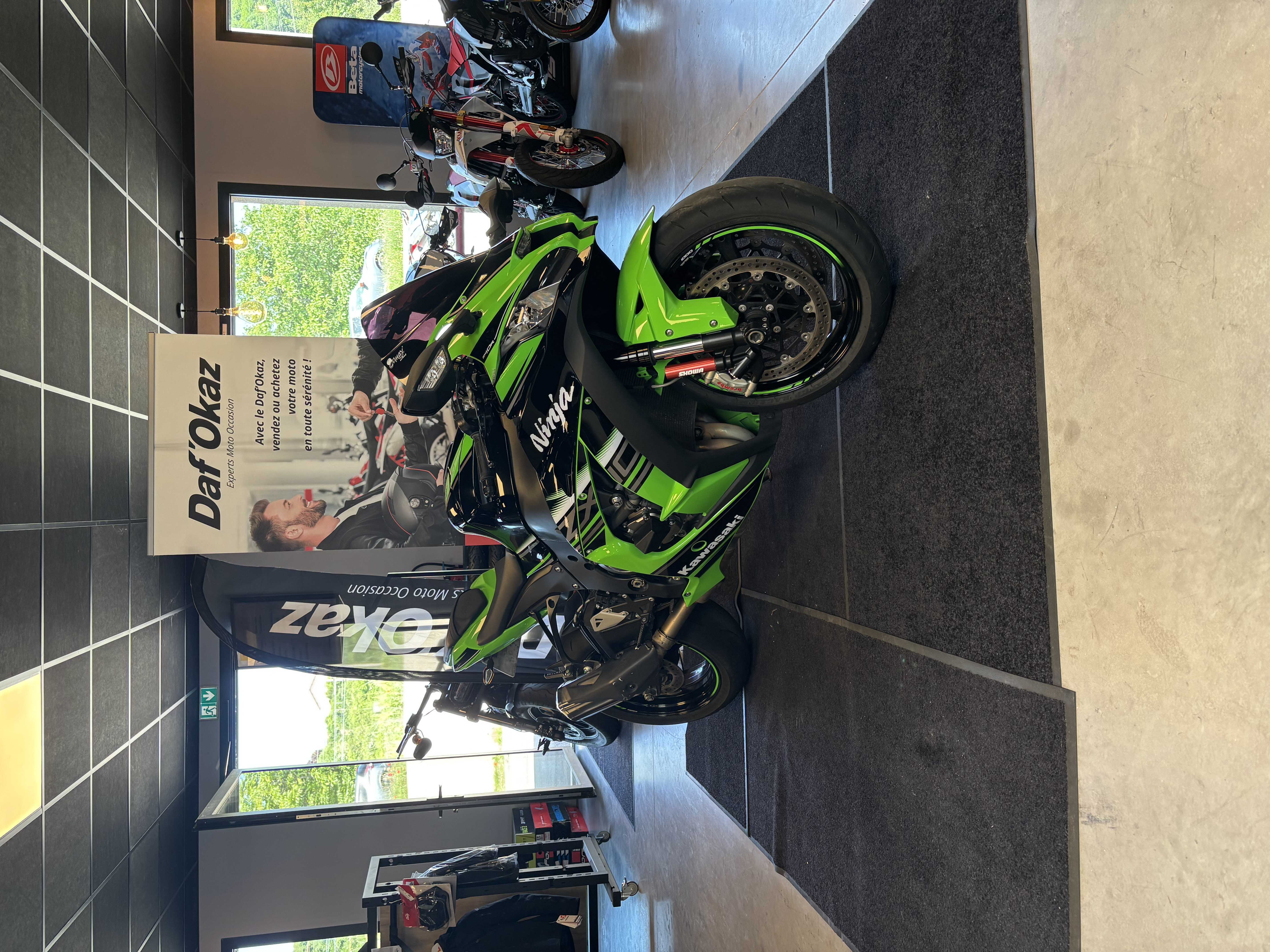 Kawasaki ZX-10R Ninja 2016 HD vue 3/4 droite