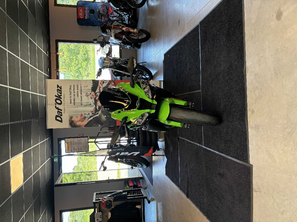 Kawasaki ZX-10R Ninja 2016 vue avant